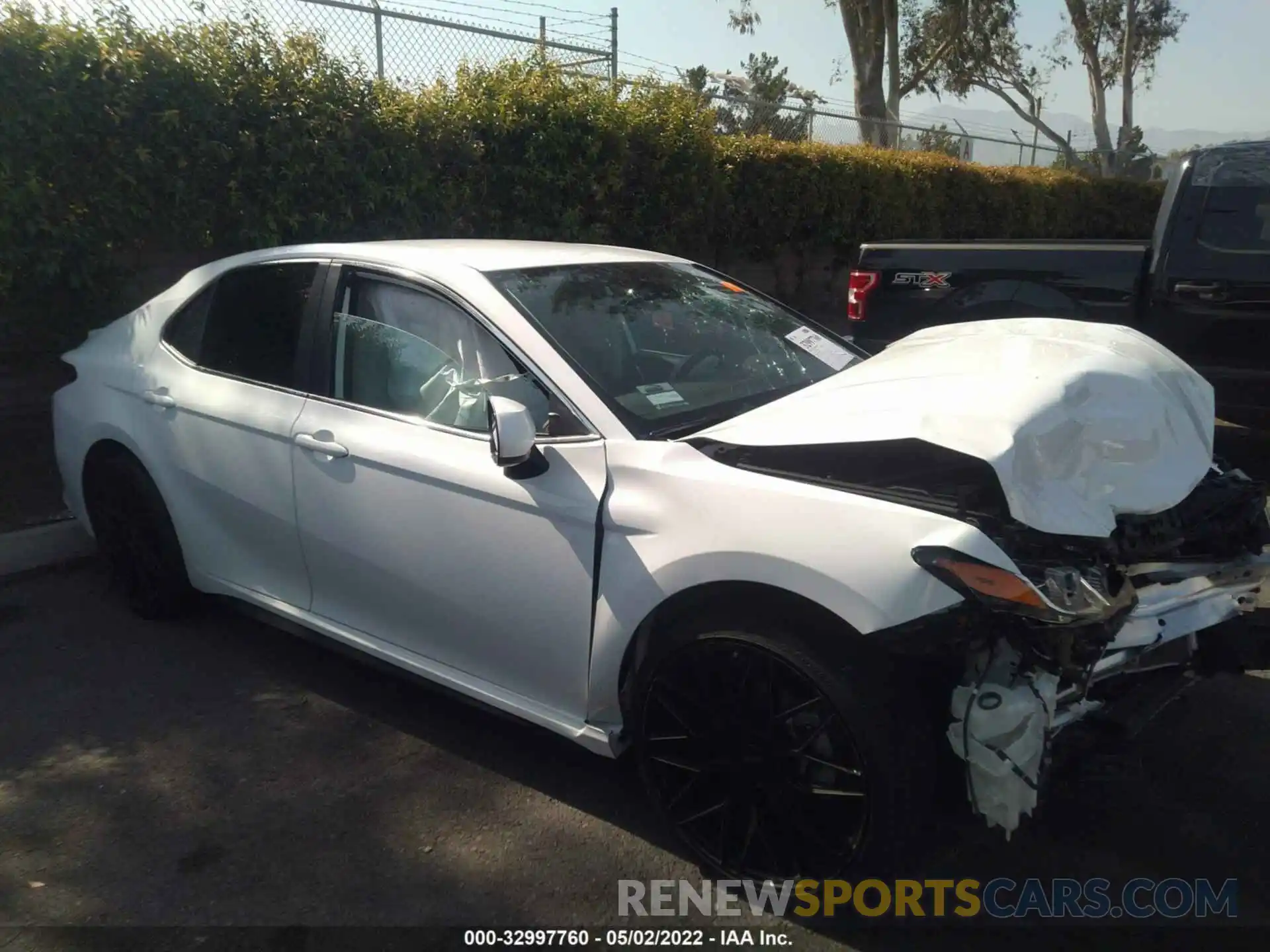 1 Photograph of a damaged car 4T1B11HK5KU804190 TOYOTA CAMRY 2019