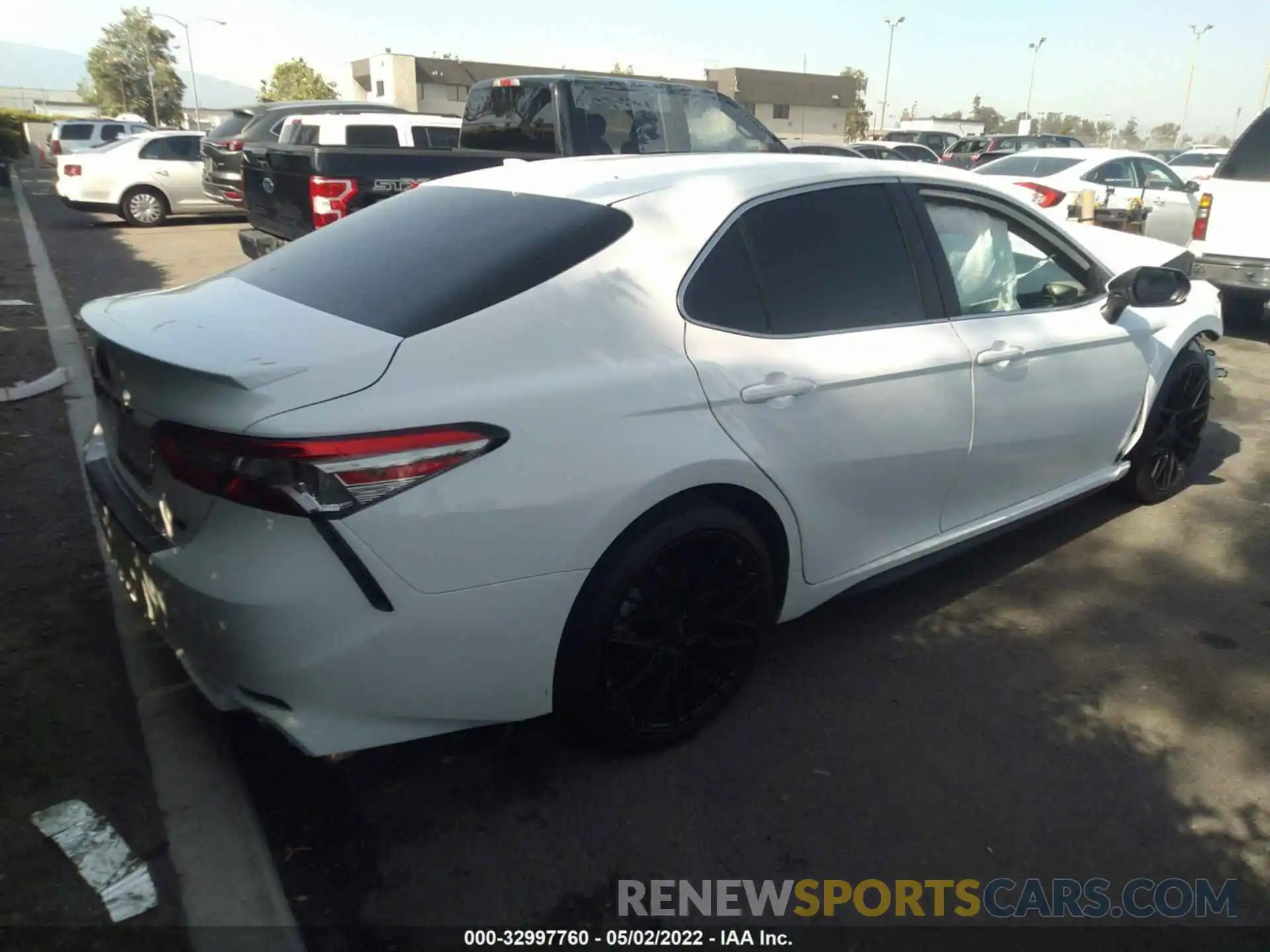 4 Photograph of a damaged car 4T1B11HK5KU804190 TOYOTA CAMRY 2019