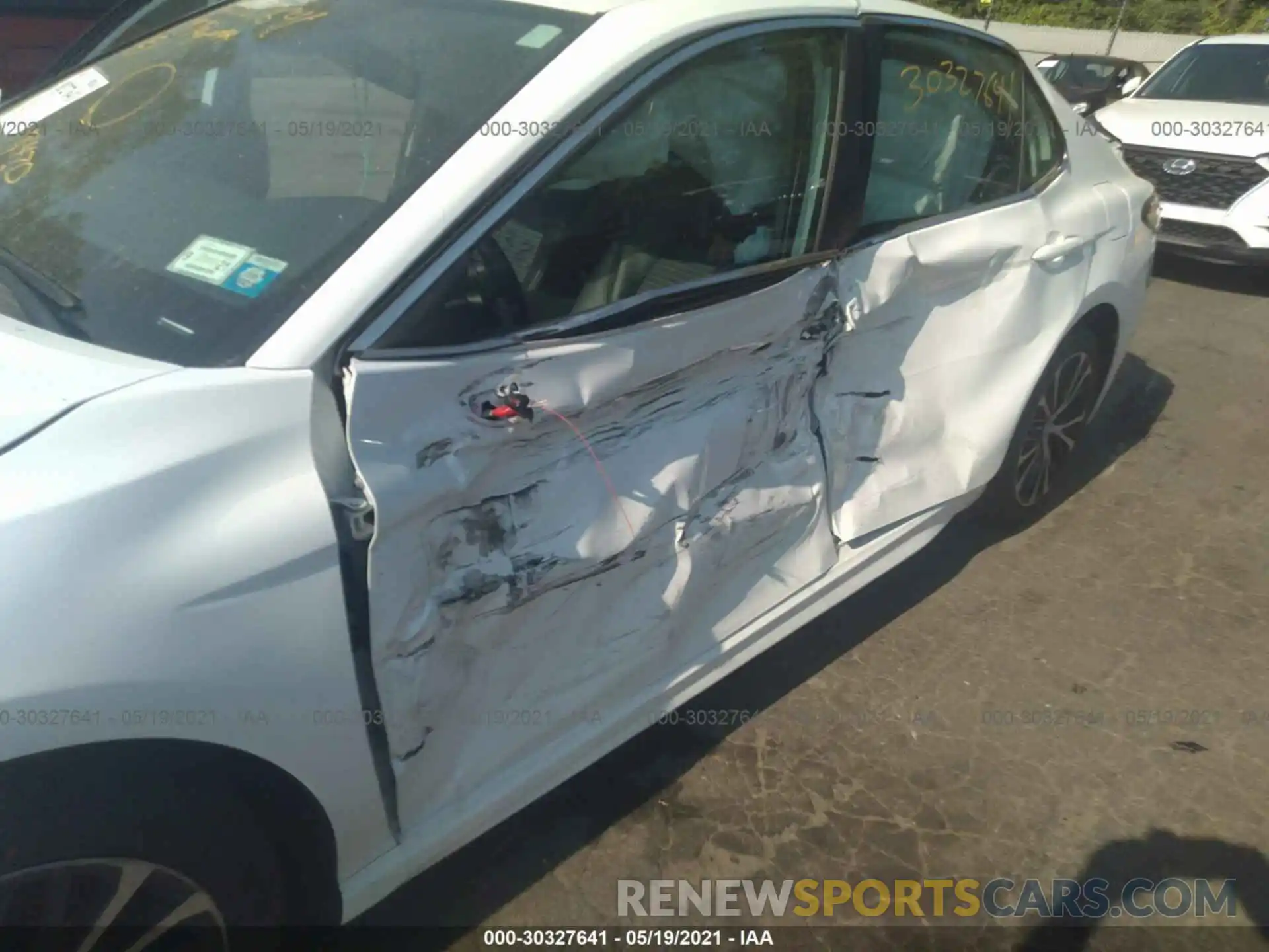 6 Photograph of a damaged car 4T1B11HK5KU805310 TOYOTA CAMRY 2019