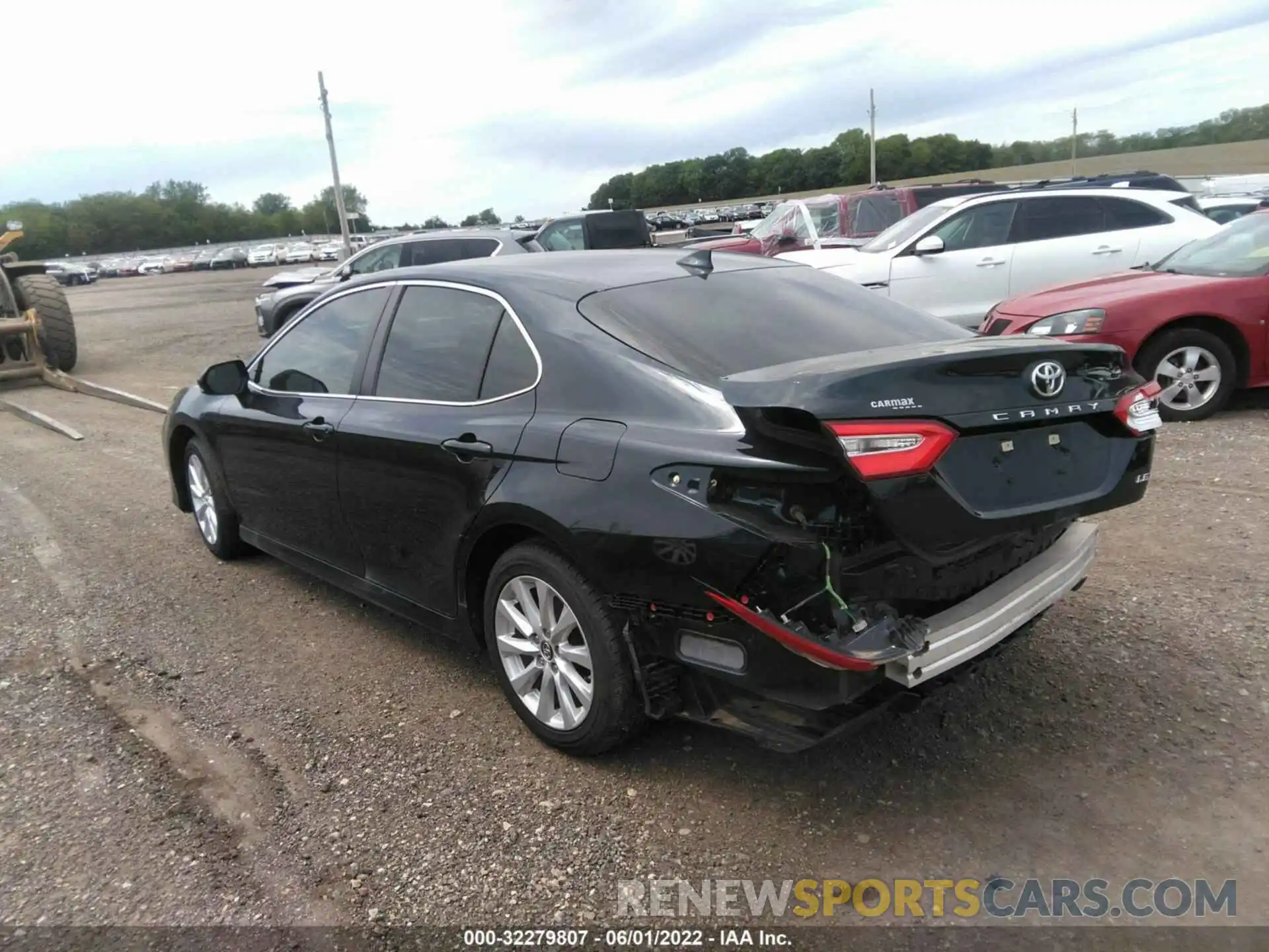 3 Photograph of a damaged car 4T1B11HK5KU805968 TOYOTA CAMRY 2019