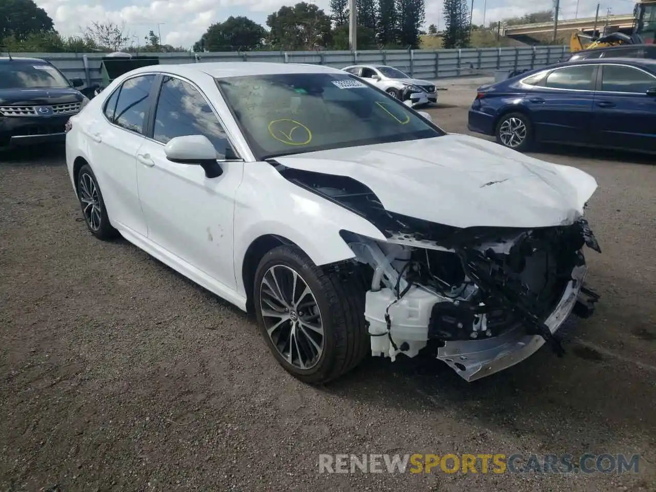 1 Photograph of a damaged car 4T1B11HK5KU807011 TOYOTA CAMRY 2019