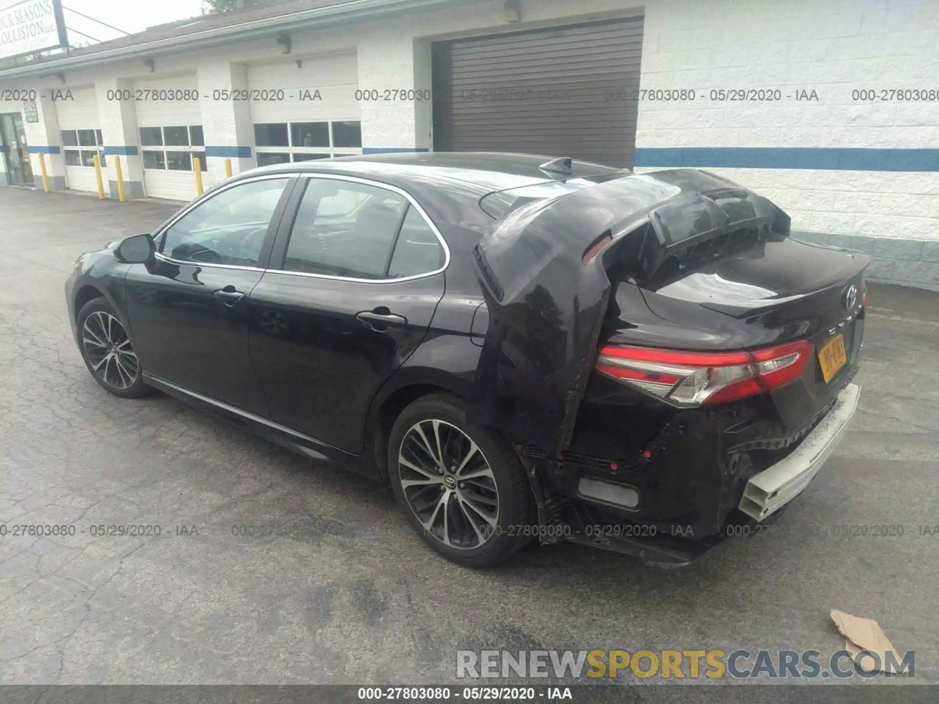 3 Photograph of a damaged car 4T1B11HK5KU808532 TOYOTA CAMRY 2019