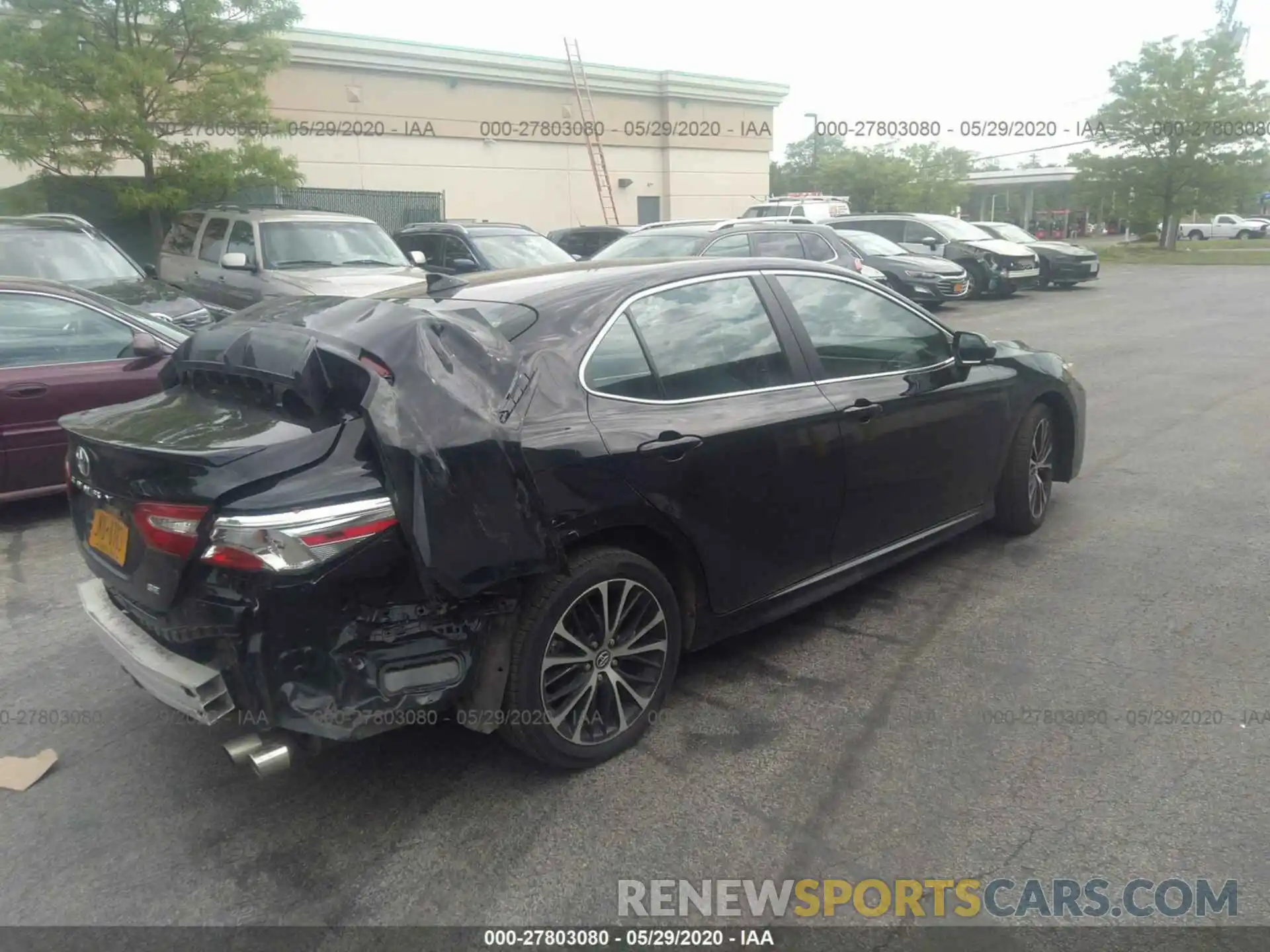 4 Photograph of a damaged car 4T1B11HK5KU808532 TOYOTA CAMRY 2019