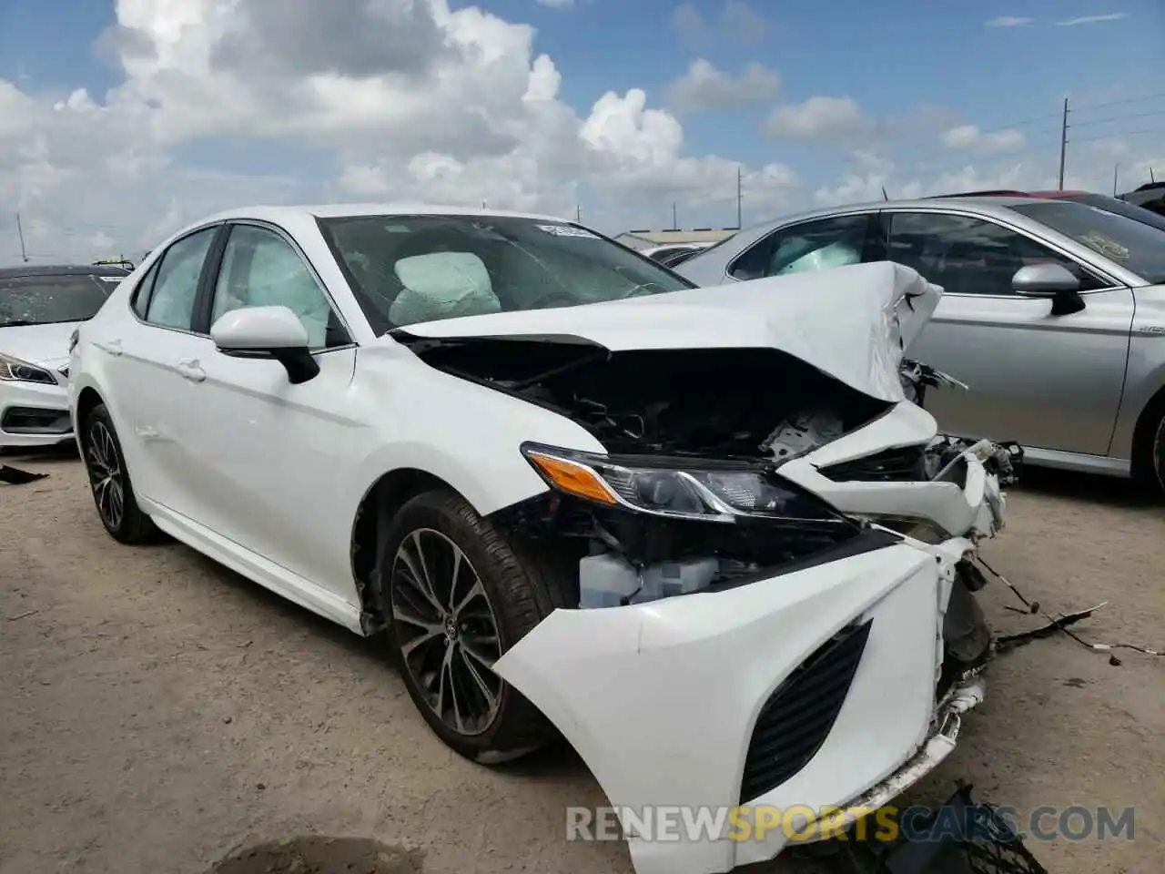 1 Photograph of a damaged car 4T1B11HK5KU809308 TOYOTA CAMRY 2019