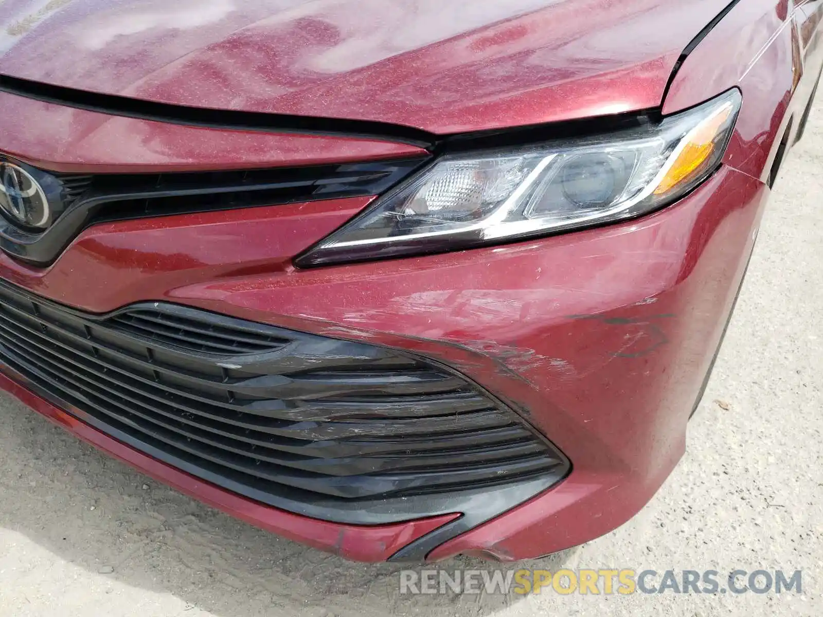 9 Photograph of a damaged car 4T1B11HK5KU809695 TOYOTA CAMRY 2019