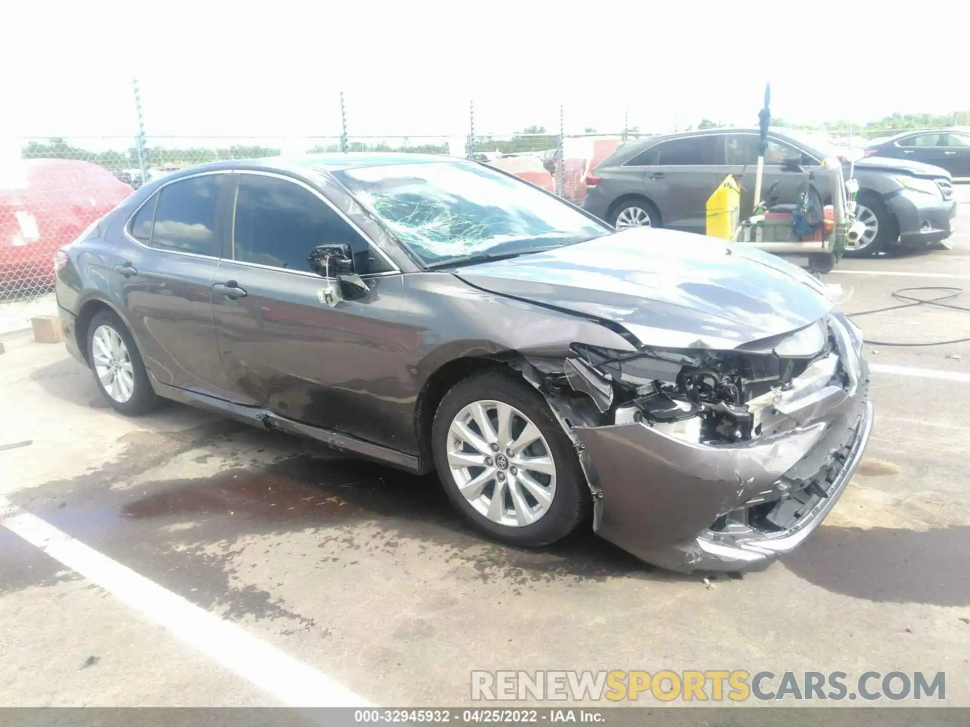 1 Photograph of a damaged car 4T1B11HK5KU816307 TOYOTA CAMRY 2019