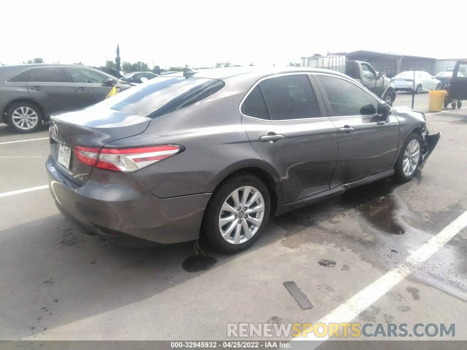 4 Photograph of a damaged car 4T1B11HK5KU816307 TOYOTA CAMRY 2019