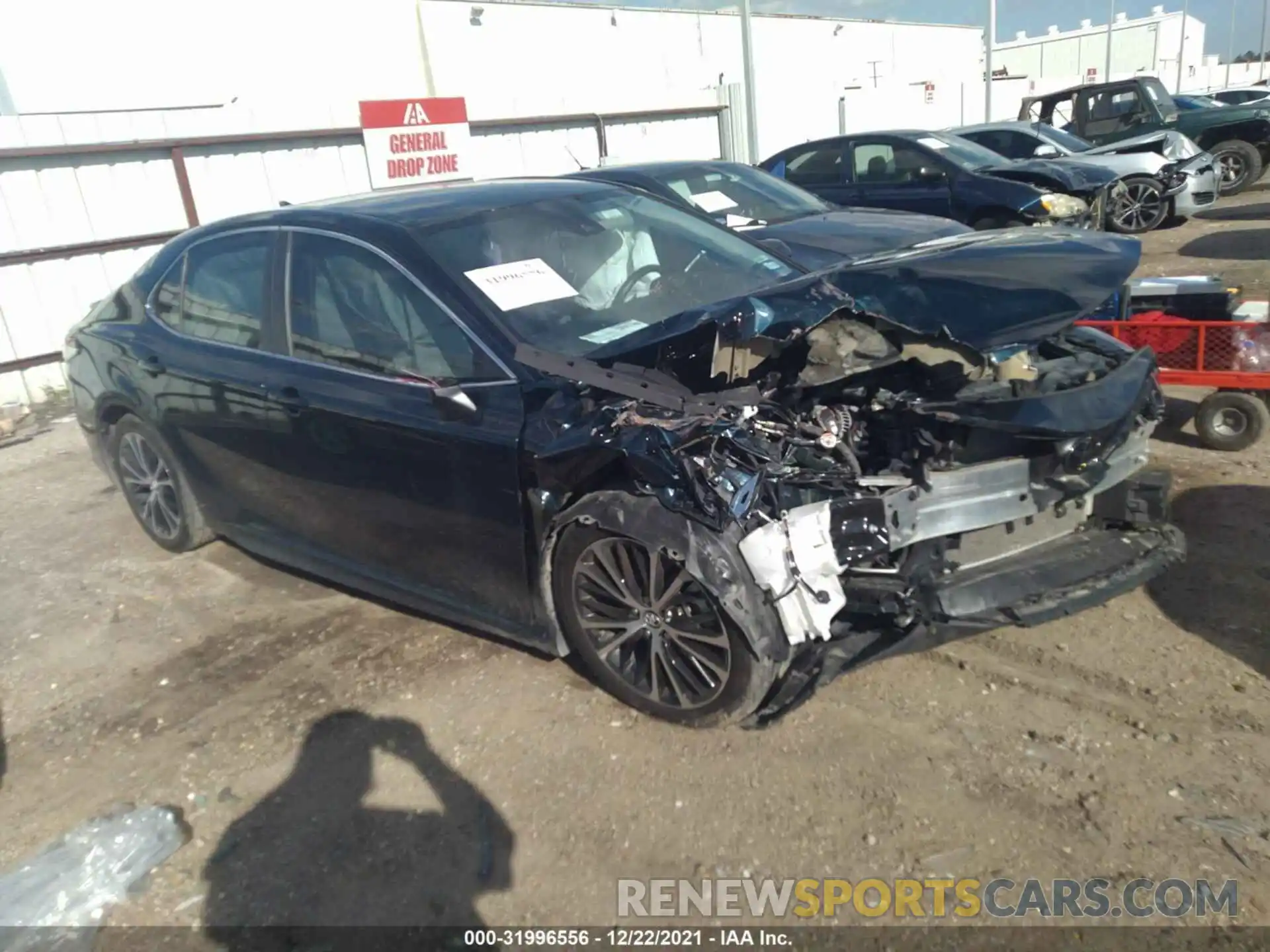 1 Photograph of a damaged car 4T1B11HK5KU819532 TOYOTA CAMRY 2019