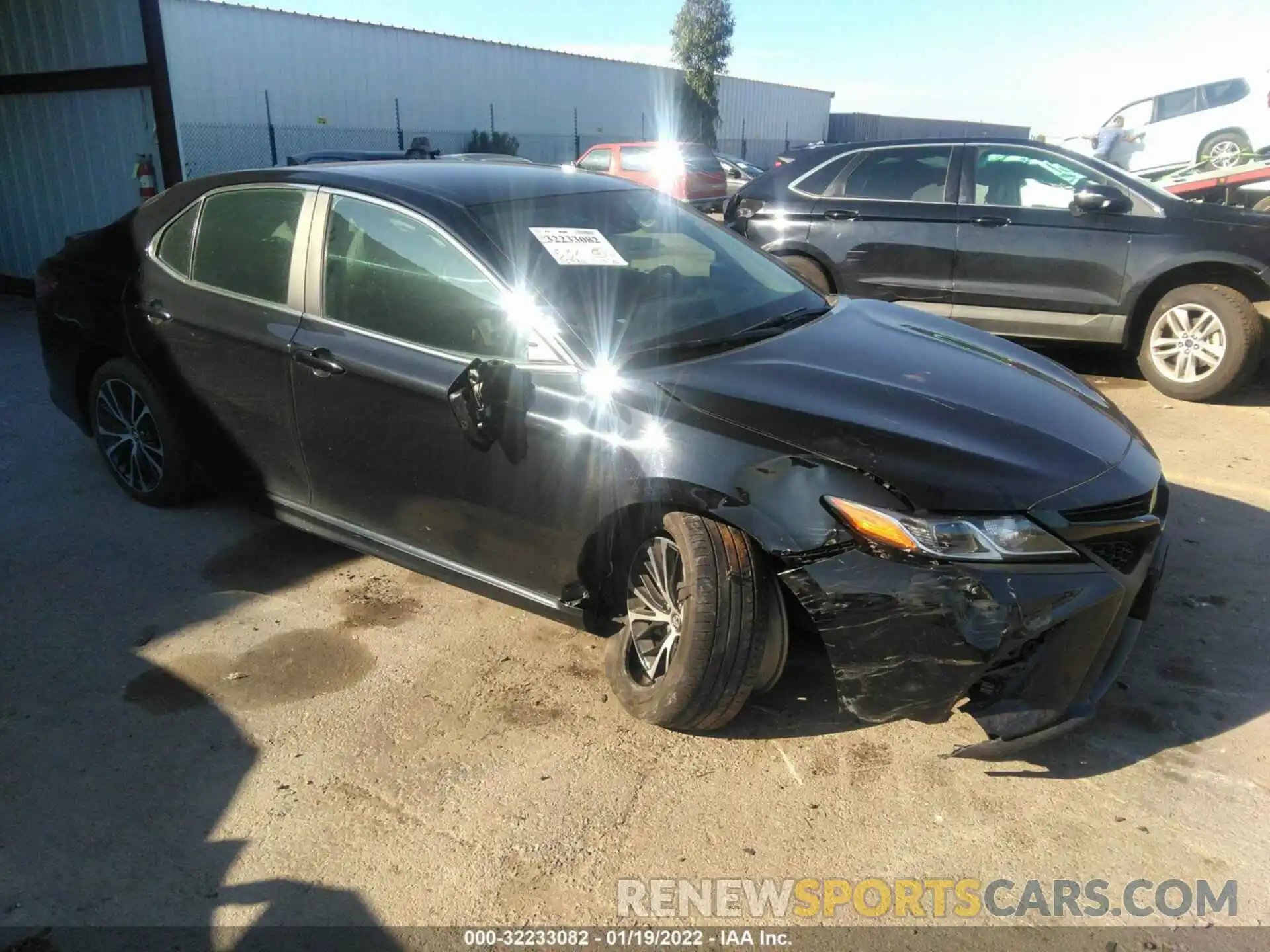 1 Photograph of a damaged car 4T1B11HK5KU820969 TOYOTA CAMRY 2019