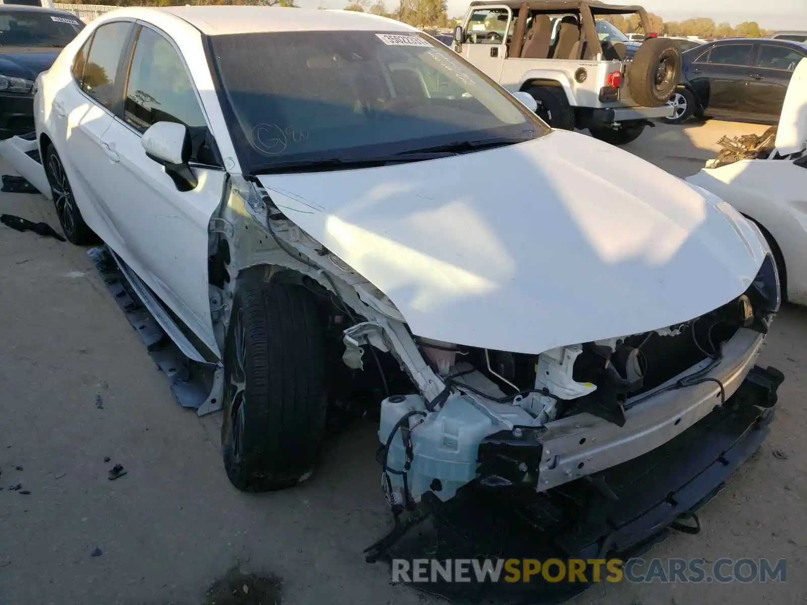 1 Photograph of a damaged car 4T1B11HK5KU823709 TOYOTA CAMRY 2019