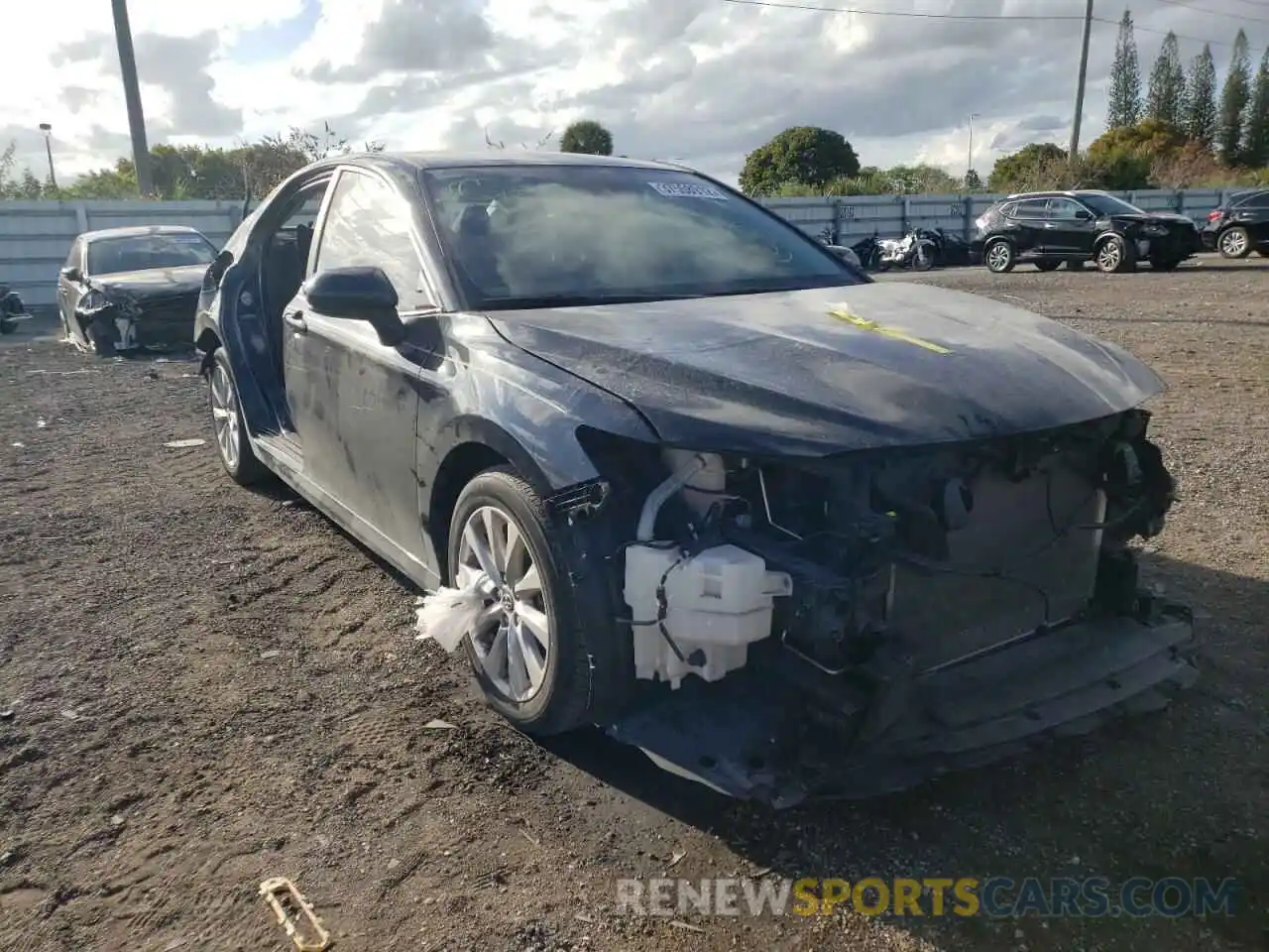 1 Photograph of a damaged car 4T1B11HK5KU826383 TOYOTA CAMRY 2019