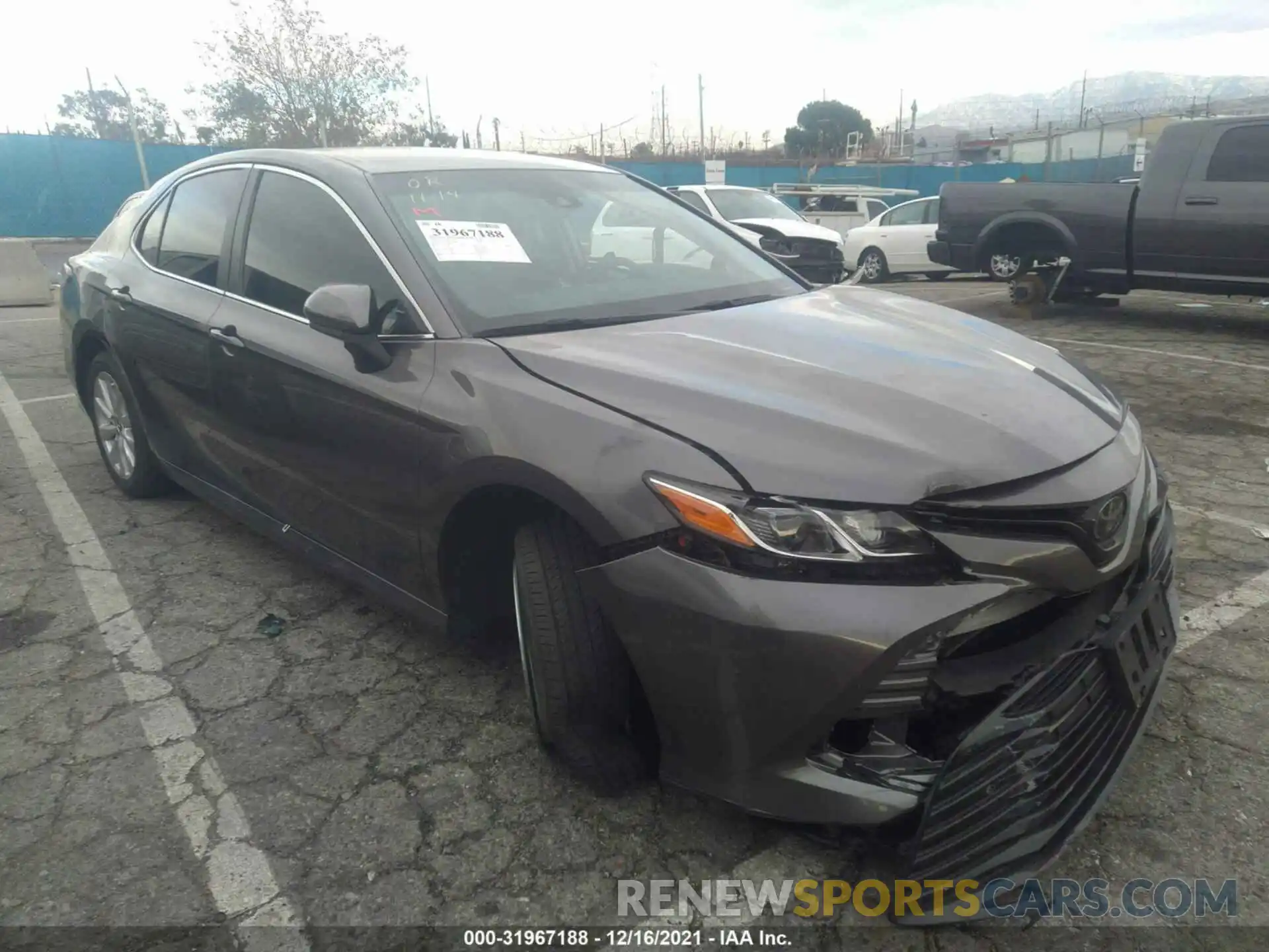 1 Photograph of a damaged car 4T1B11HK5KU826884 TOYOTA CAMRY 2019