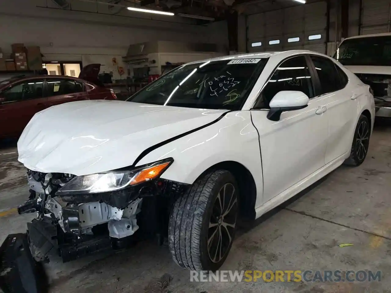 2 Photograph of a damaged car 4T1B11HK5KU827226 TOYOTA CAMRY 2019