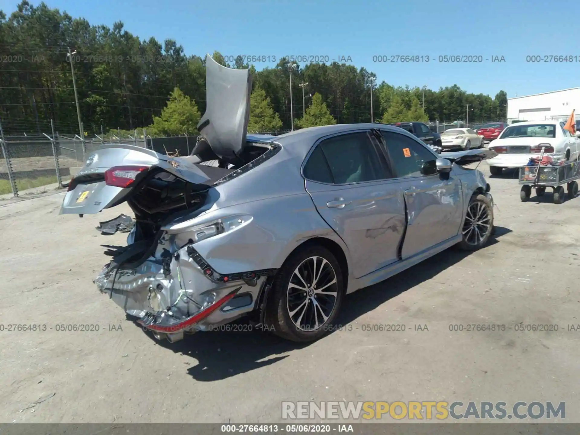 4 Photograph of a damaged car 4T1B11HK5KU833558 TOYOTA CAMRY 2019