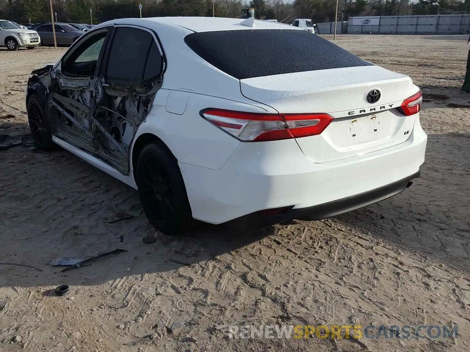 3 Photograph of a damaged car 4T1B11HK5KU835634 TOYOTA CAMRY 2019