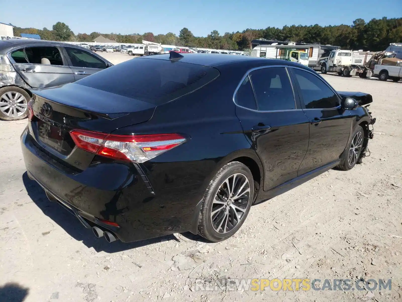 4 Photograph of a damaged car 4T1B11HK5KU836234 TOYOTA CAMRY 2019