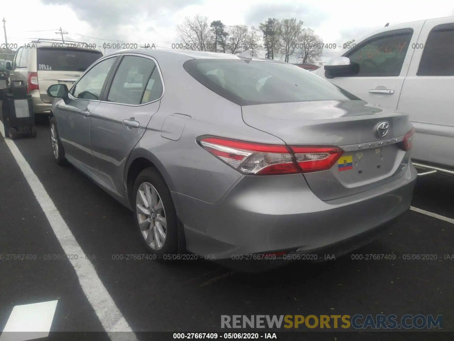 3 Photograph of a damaged car 4T1B11HK5KU837044 TOYOTA CAMRY 2019