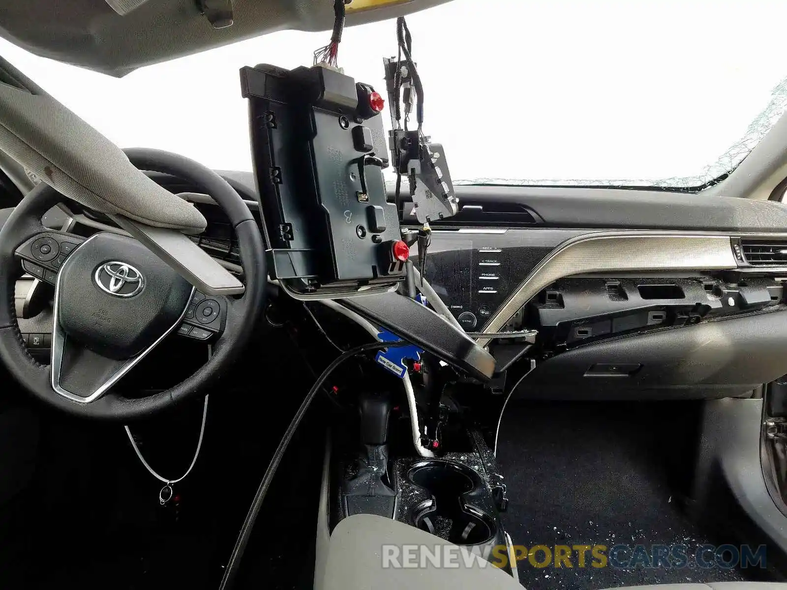 9 Photograph of a damaged car 4T1B11HK5KU837948 TOYOTA CAMRY 2019