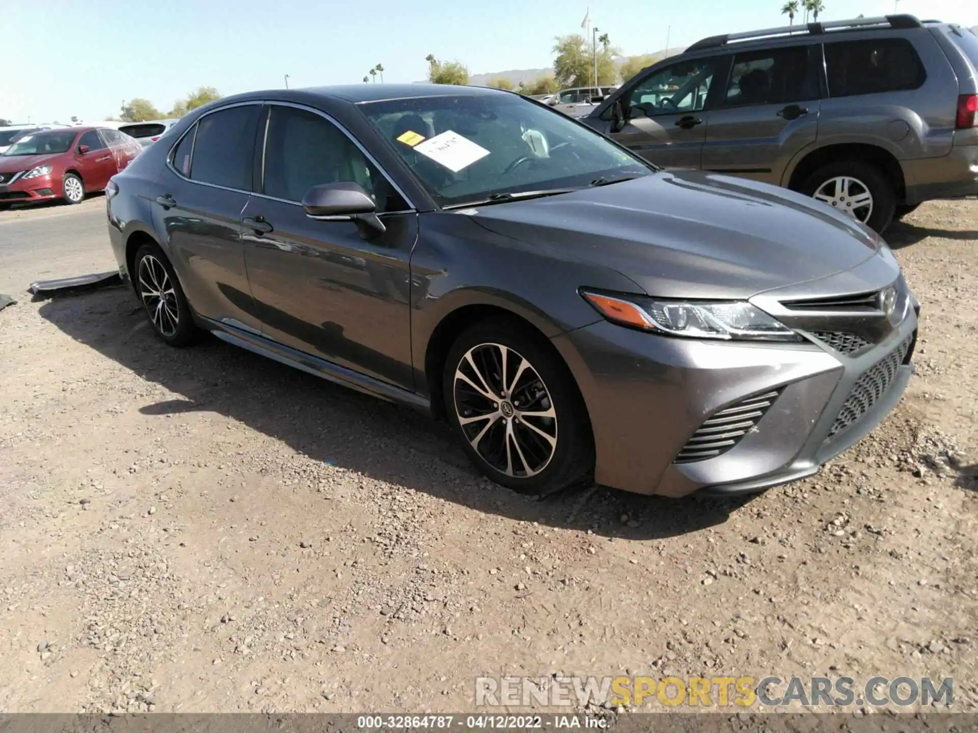 1 Photograph of a damaged car 4T1B11HK5KU844186 TOYOTA CAMRY 2019