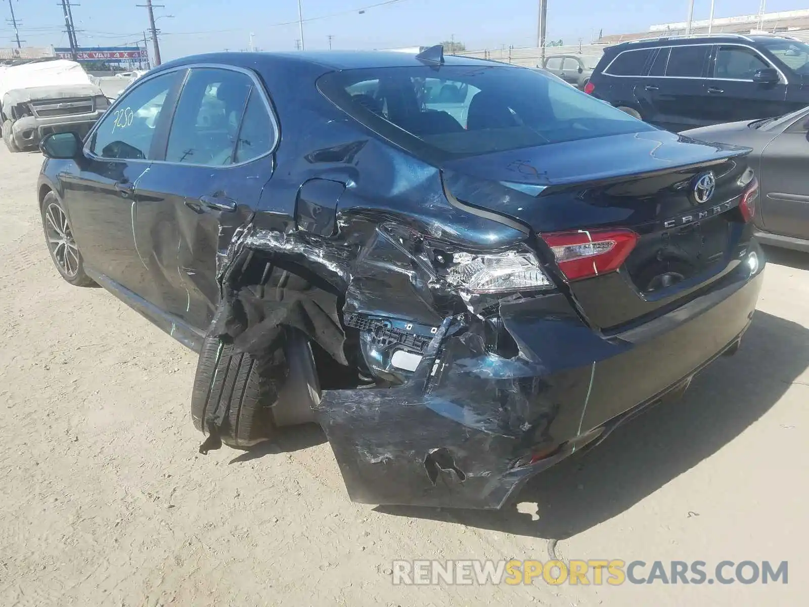 3 Photograph of a damaged car 4T1B11HK5KU850909 TOYOTA CAMRY 2019