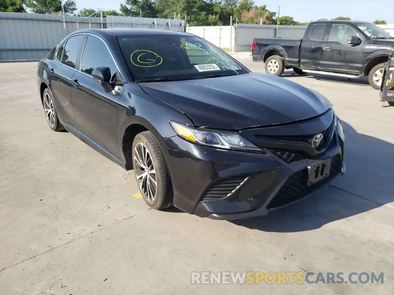 1 Photograph of a damaged car 4T1B11HK5KU850926 TOYOTA CAMRY 2019