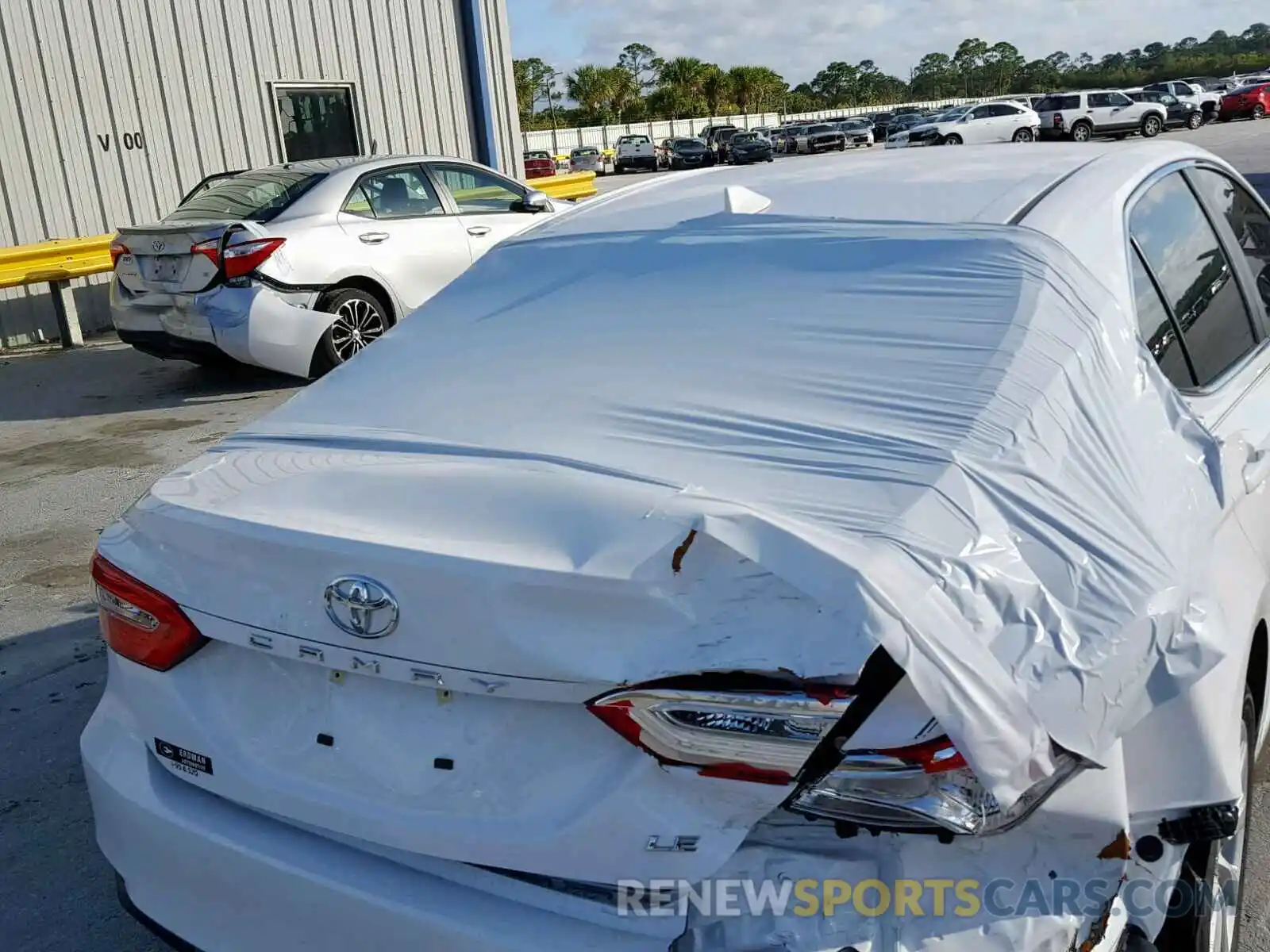 9 Photograph of a damaged car 4T1B11HK6KU****** TOYOTA CAMRY 2019