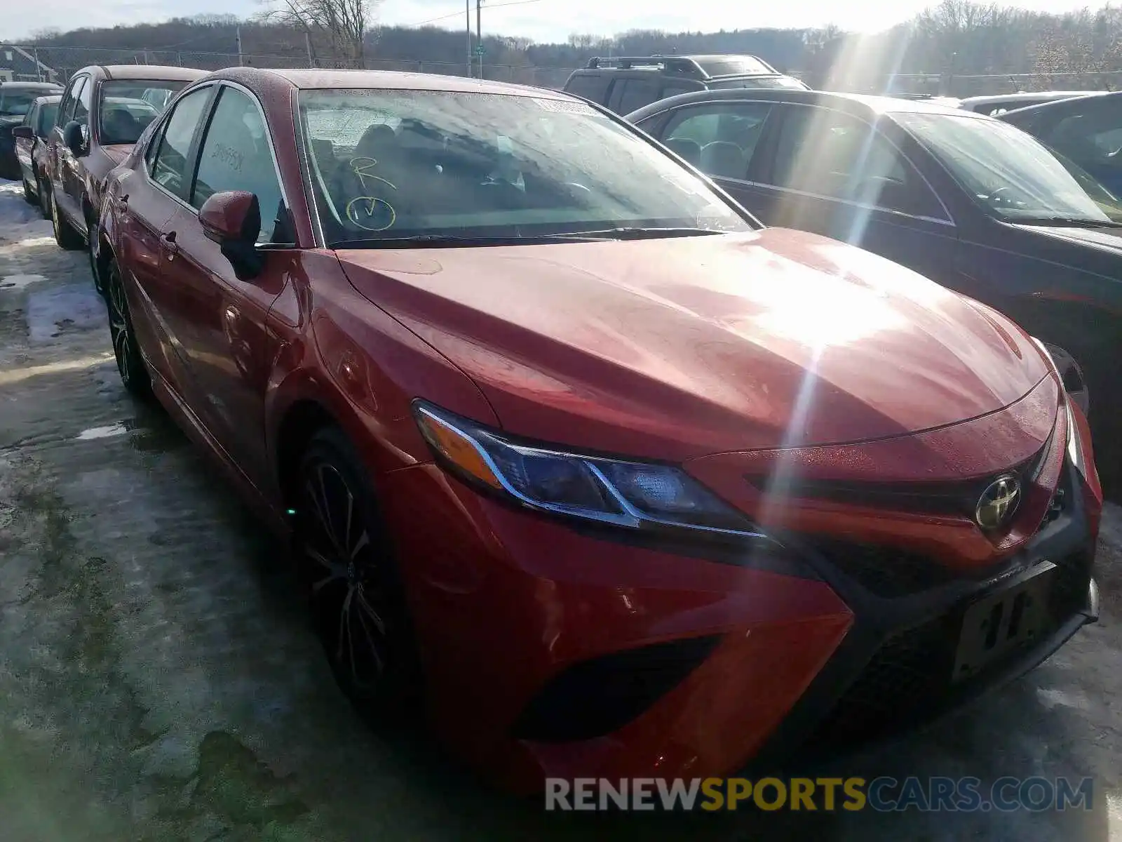 1 Photograph of a damaged car 4T1B11HK6KU160036 TOYOTA CAMRY 2019