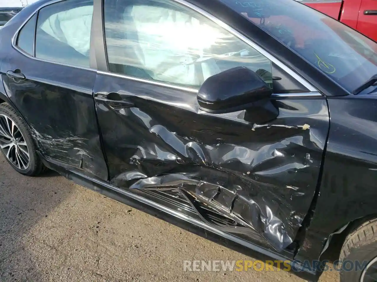 9 Photograph of a damaged car 4T1B11HK6KU160179 TOYOTA CAMRY 2019