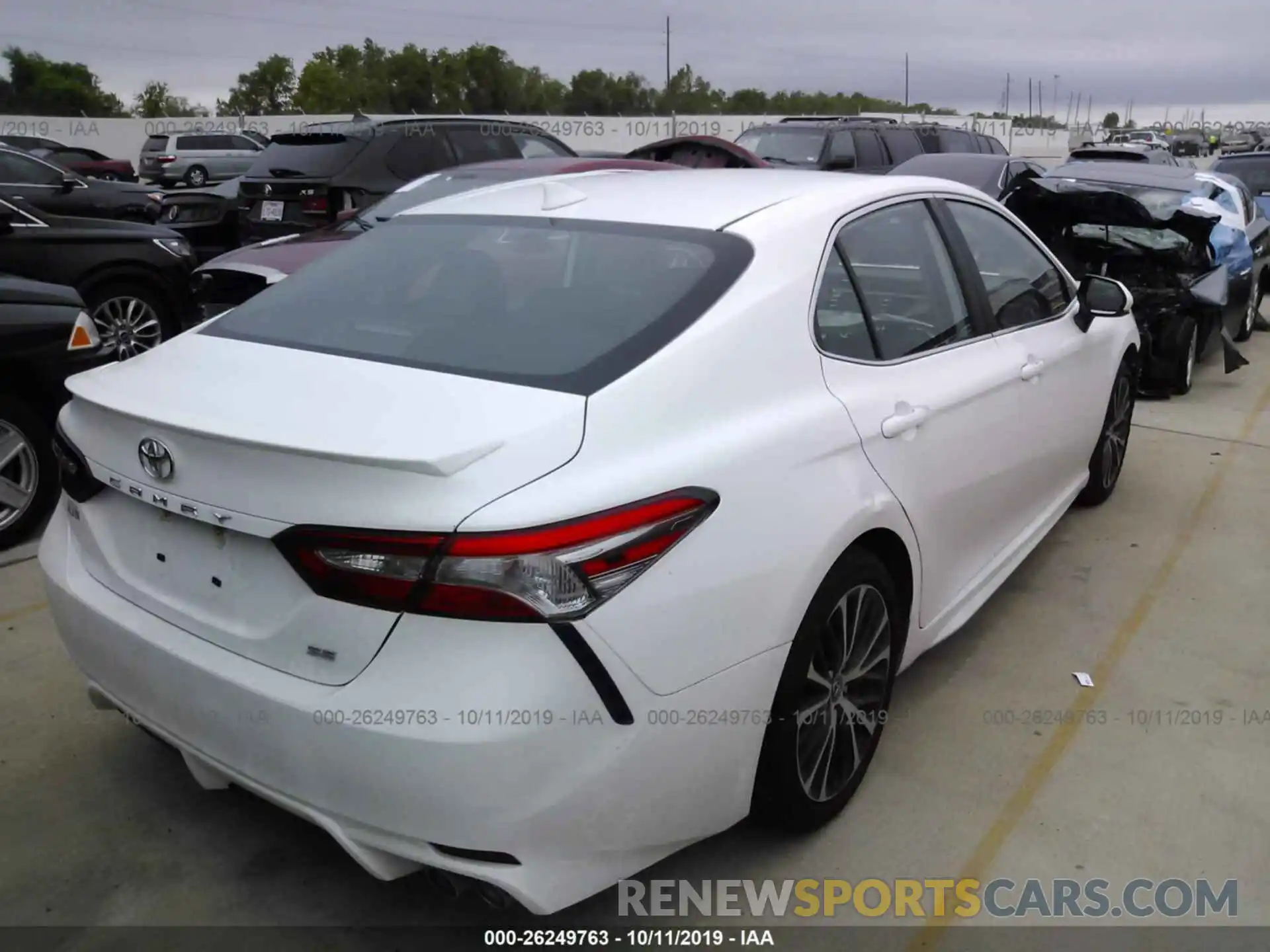 4 Photograph of a damaged car 4T1B11HK6KU160232 TOYOTA CAMRY 2019