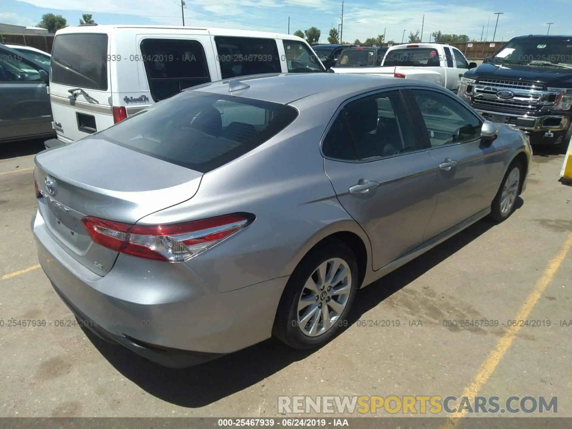 4 Photograph of a damaged car 4T1B11HK6KU161039 TOYOTA CAMRY 2019