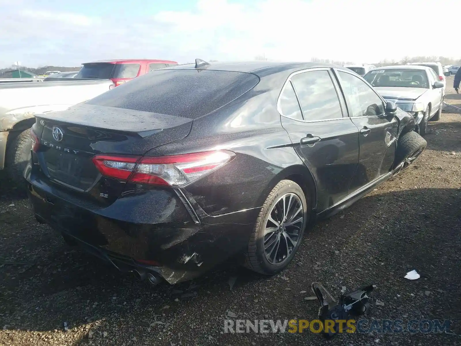 4 Photograph of a damaged car 4T1B11HK6KU164636 TOYOTA CAMRY 2019