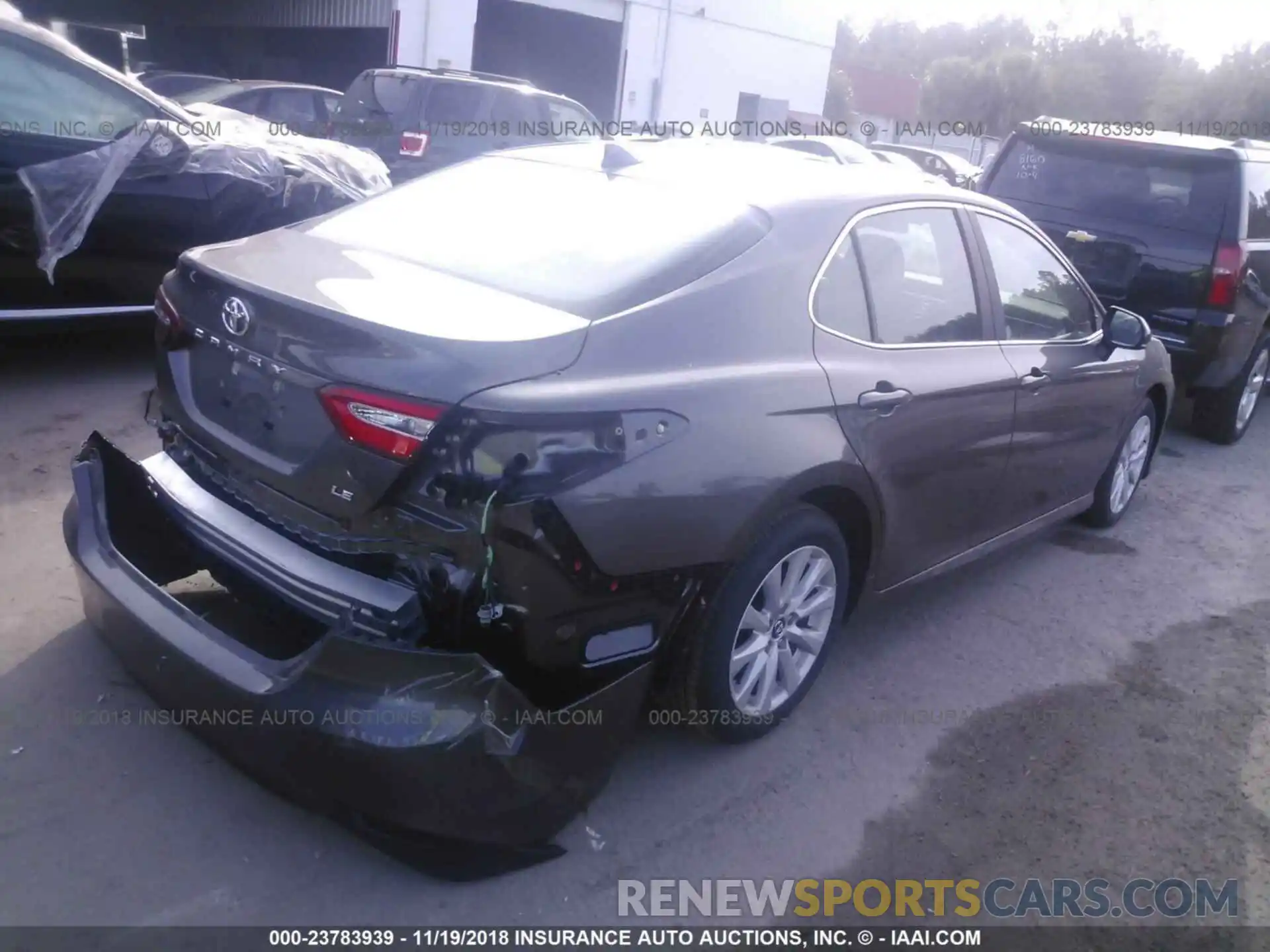 4 Photograph of a damaged car 4T1B11HK6KU165172 Toyota Camry 2019