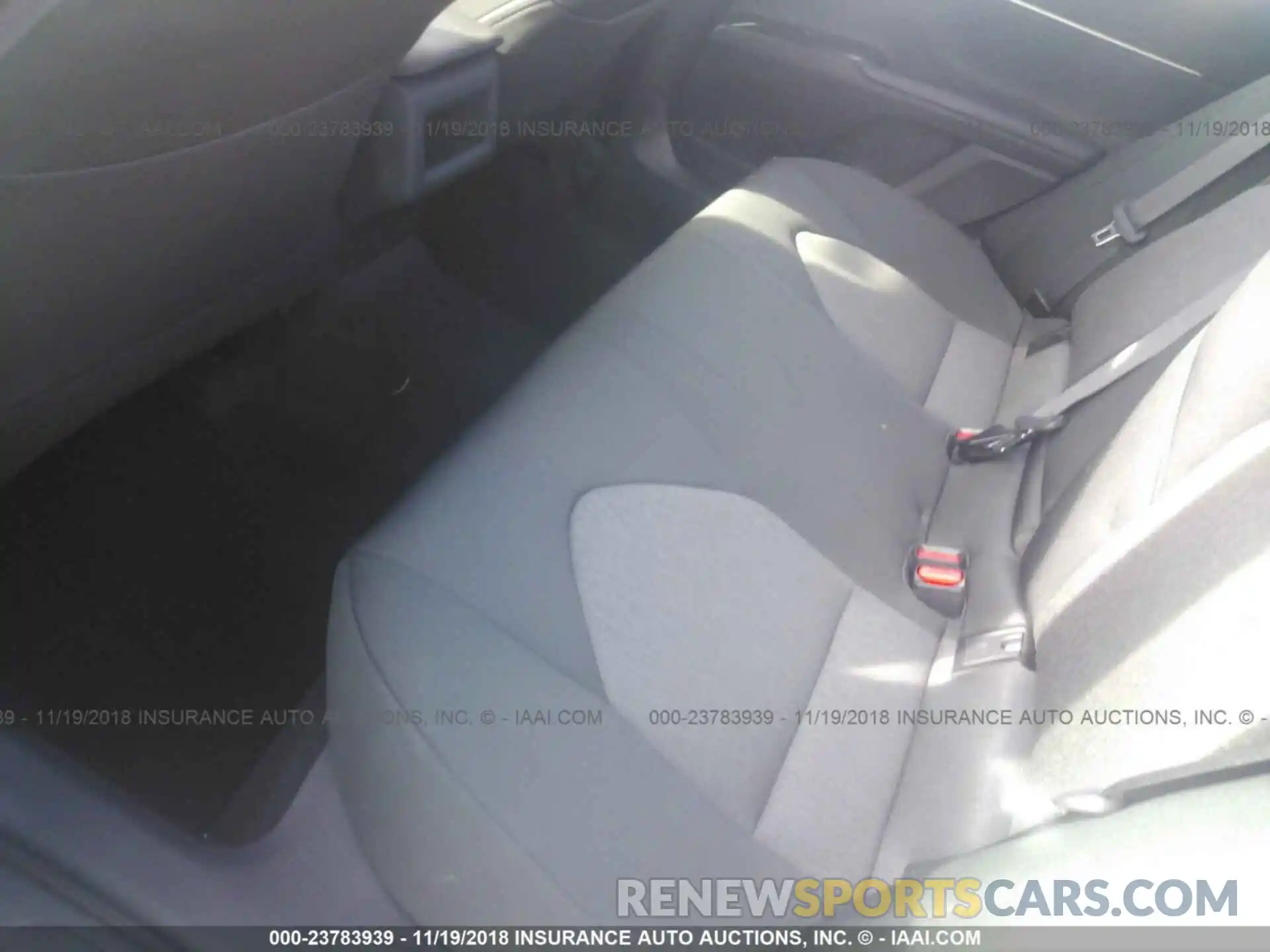 8 Photograph of a damaged car 4T1B11HK6KU165172 Toyota Camry 2019