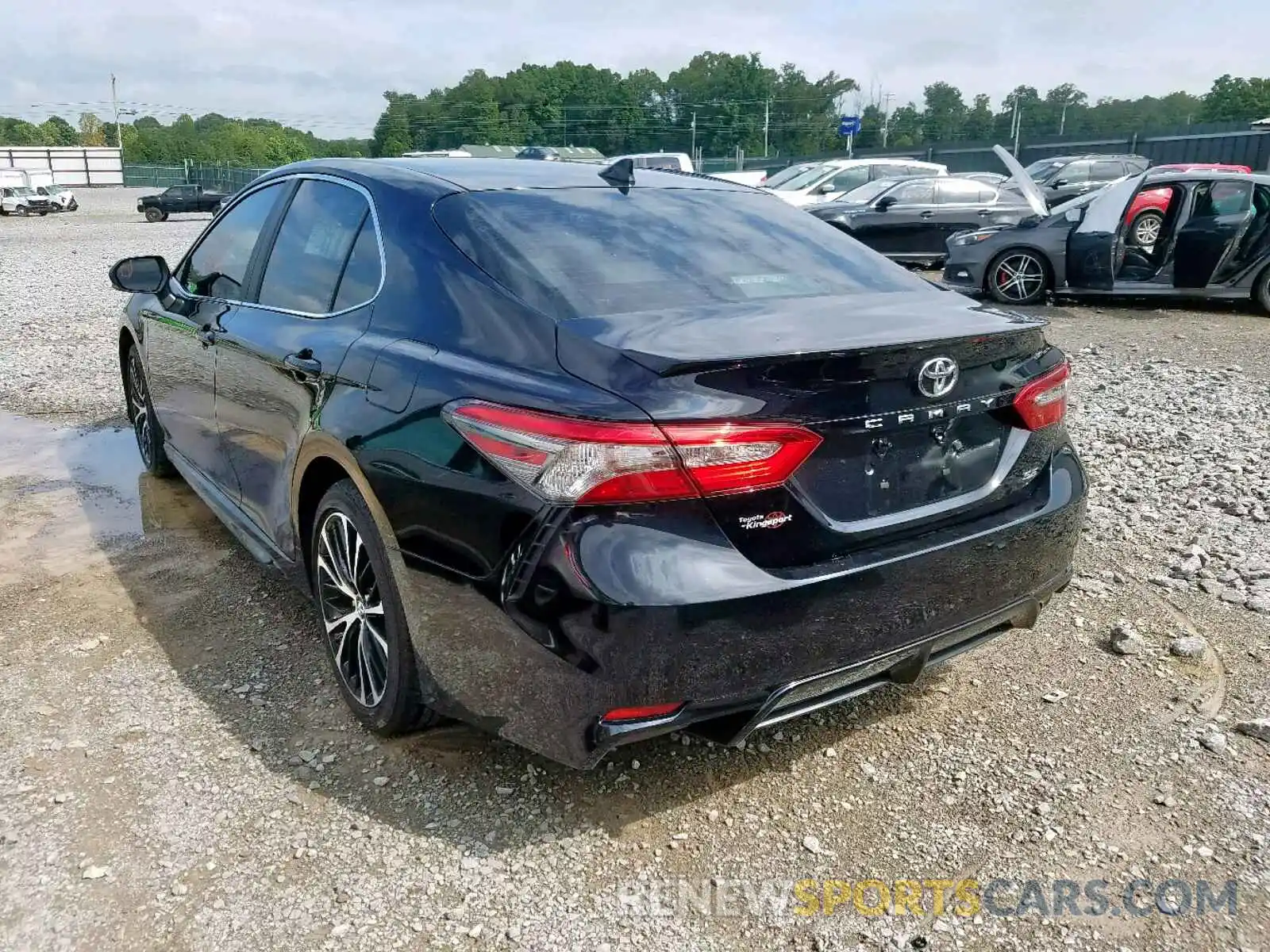 3 Photograph of a damaged car 4T1B11HK6KU166421 TOYOTA CAMRY 2019