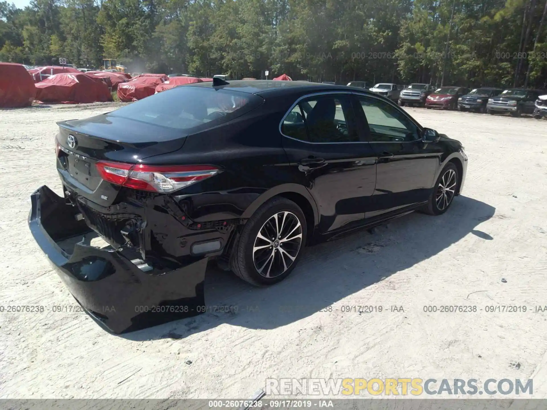 4 Photograph of a damaged car 4T1B11HK6KU168038 TOYOTA CAMRY 2019