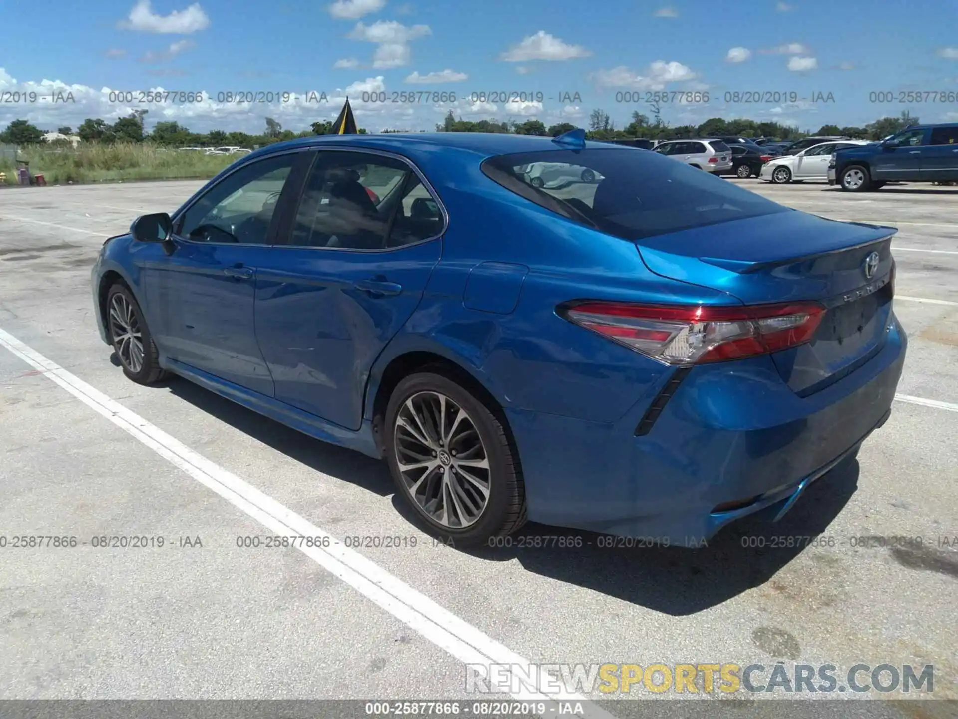 3 Photograph of a damaged car 4T1B11HK6KU168413 TOYOTA CAMRY 2019