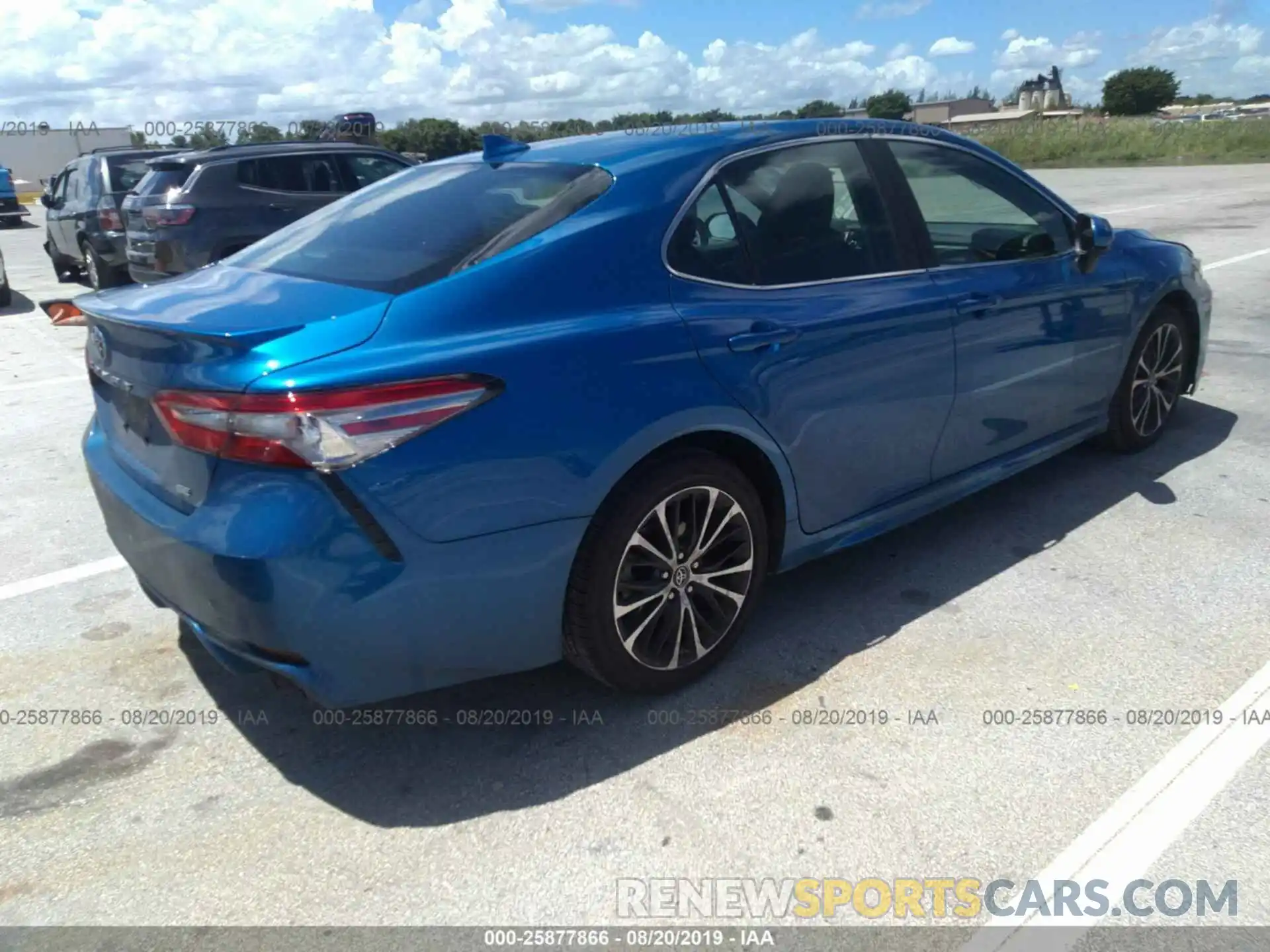 4 Photograph of a damaged car 4T1B11HK6KU168413 TOYOTA CAMRY 2019