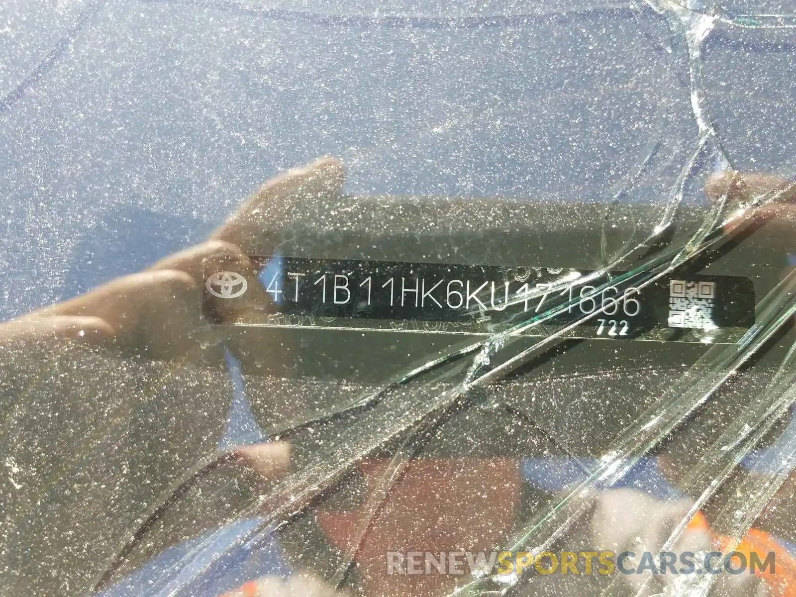 10 Photograph of a damaged car 4T1B11HK6KU171666 TOYOTA CAMRY 2019