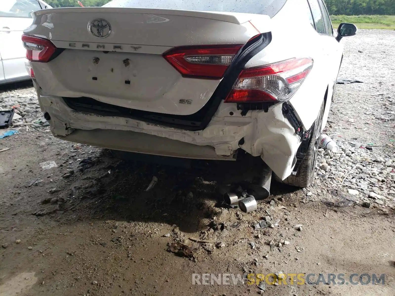 9 Photograph of a damaged car 4T1B11HK6KU173031 TOYOTA CAMRY 2019