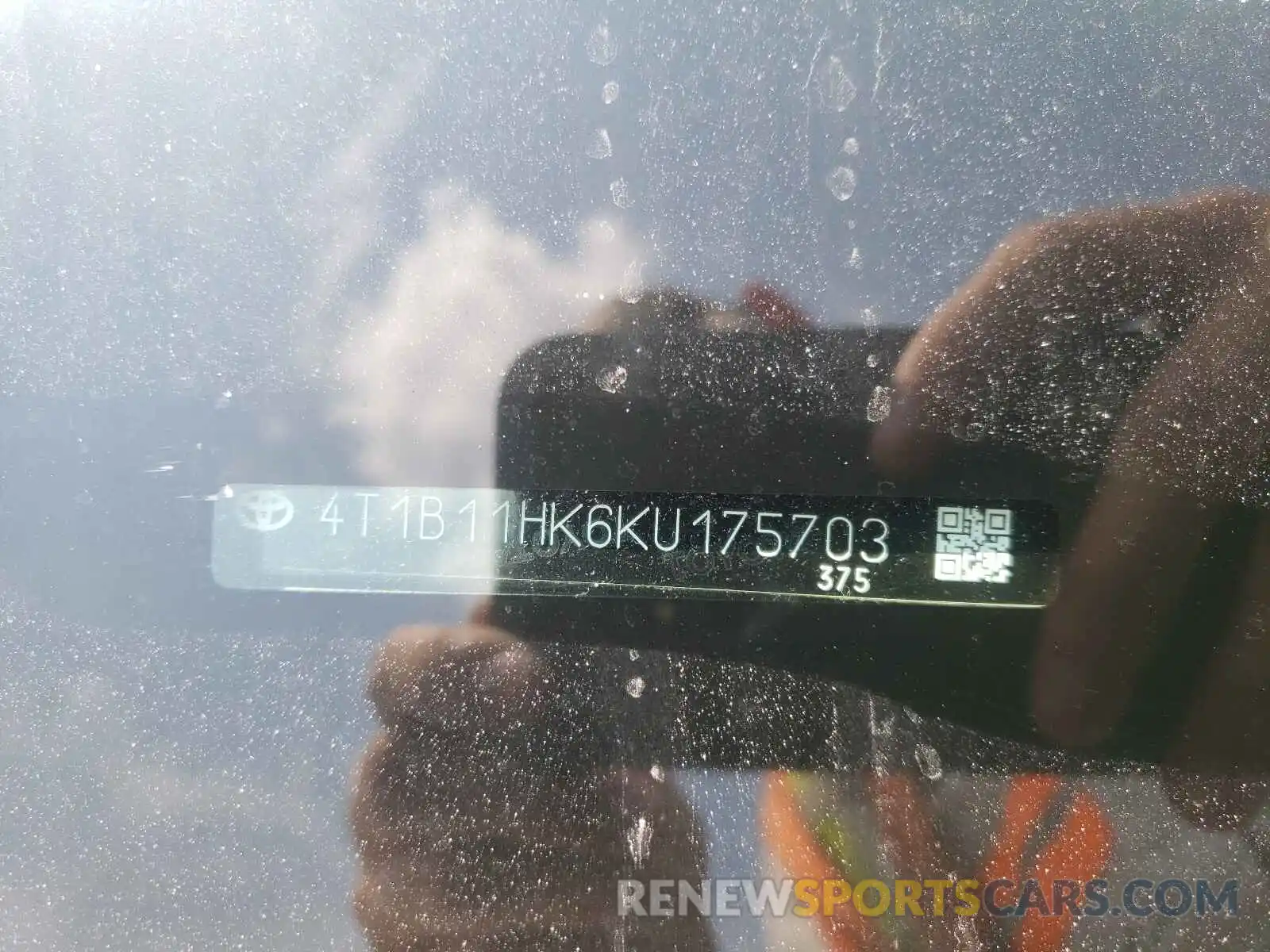 10 Photograph of a damaged car 4T1B11HK6KU175703 TOYOTA CAMRY 2019