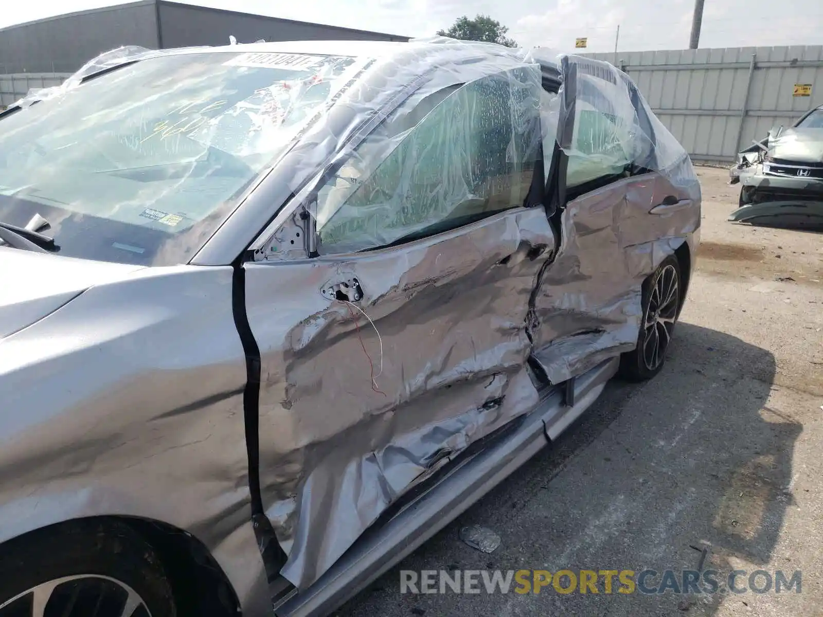 9 Photograph of a damaged car 4T1B11HK6KU175703 TOYOTA CAMRY 2019