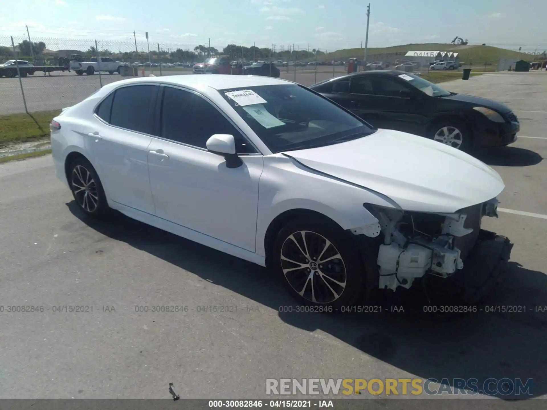 1 Photograph of a damaged car 4T1B11HK6KU176611 TOYOTA CAMRY 2019