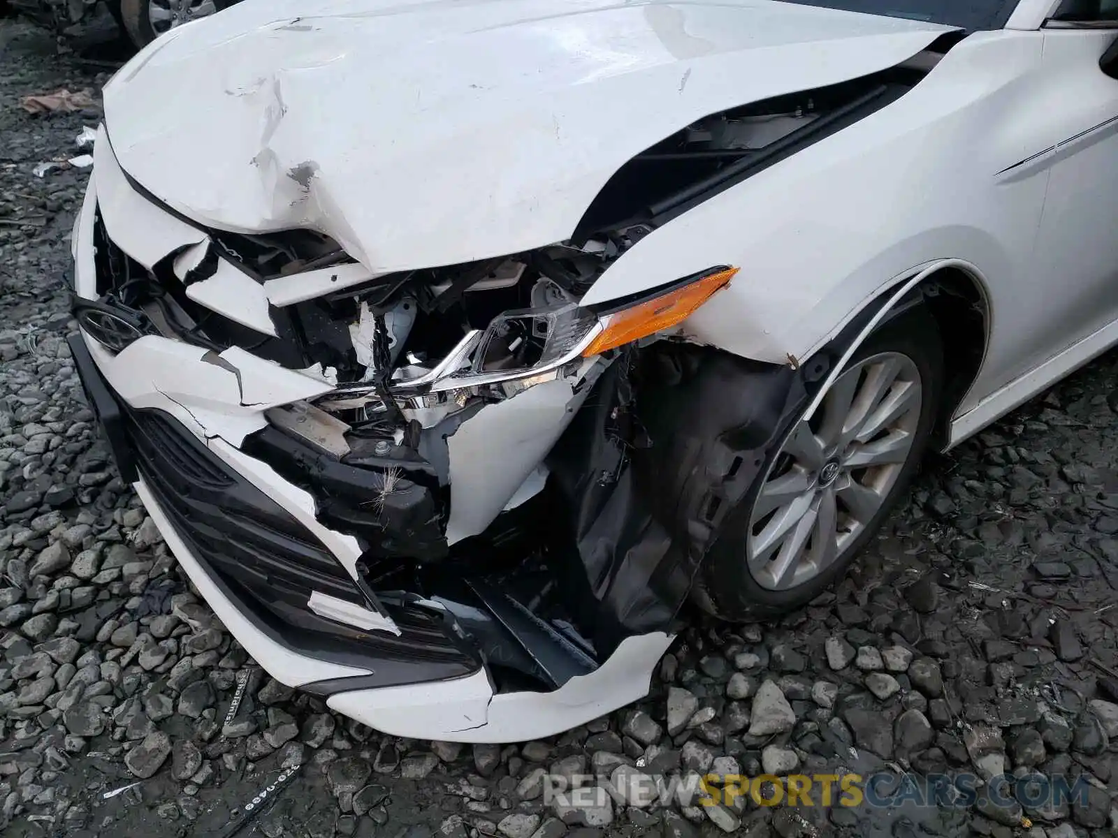 9 Photograph of a damaged car 4T1B11HK6KU179718 TOYOTA CAMRY 2019