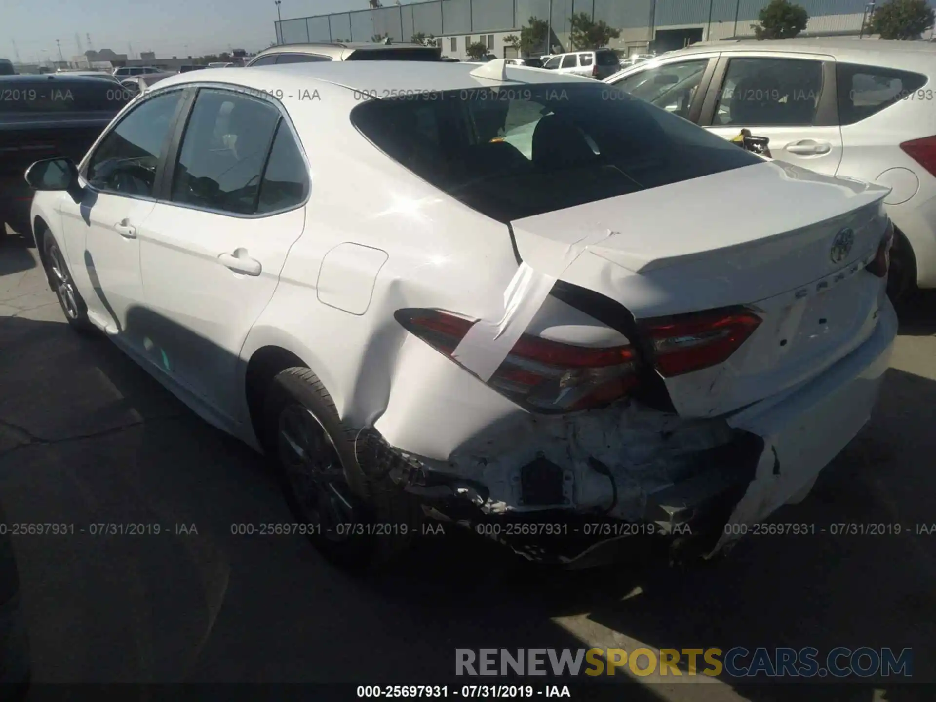 3 Photograph of a damaged car 4T1B11HK6KU180464 TOYOTA CAMRY 2019