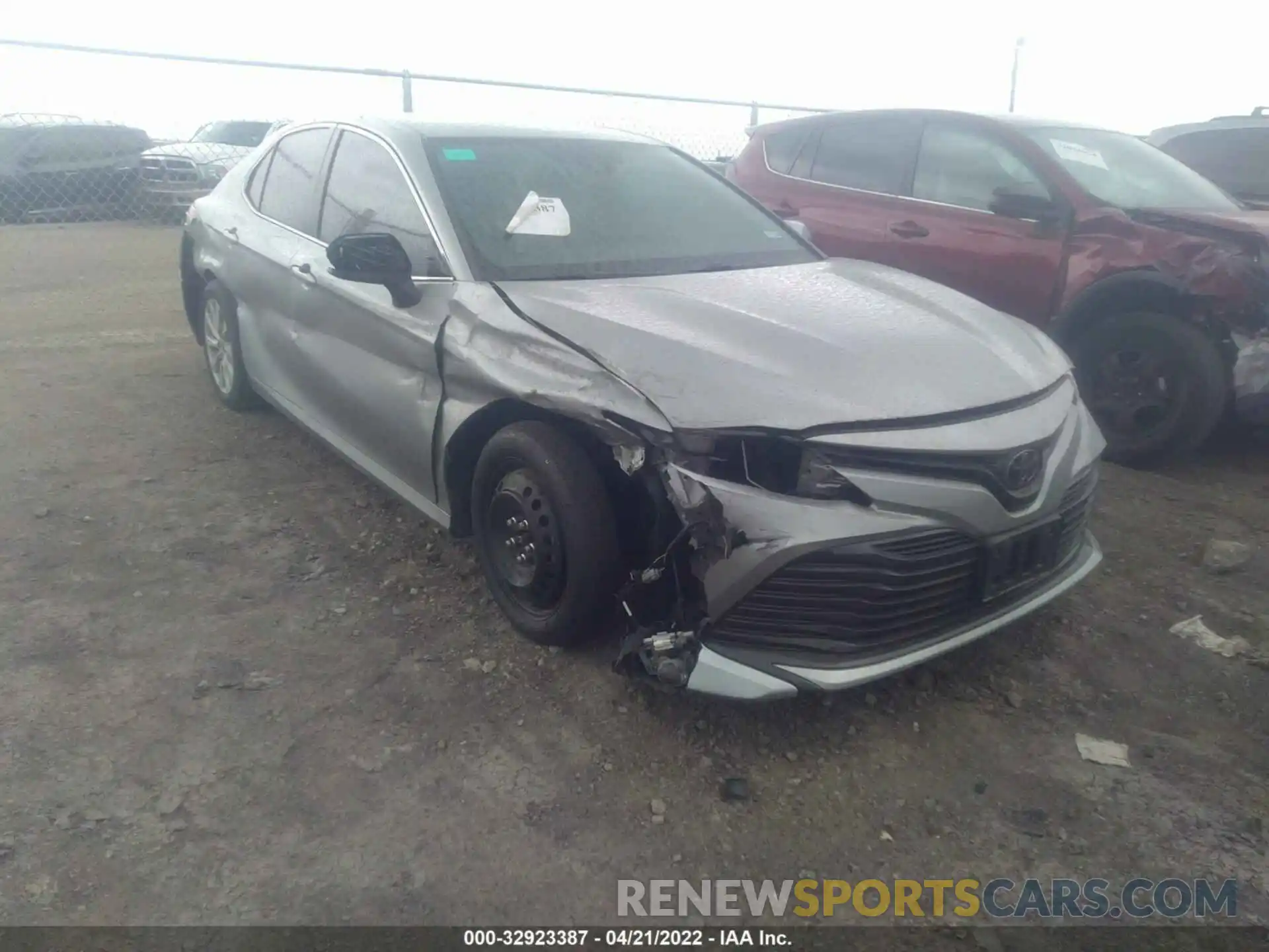 1 Photograph of a damaged car 4T1B11HK6KU184627 TOYOTA CAMRY 2019