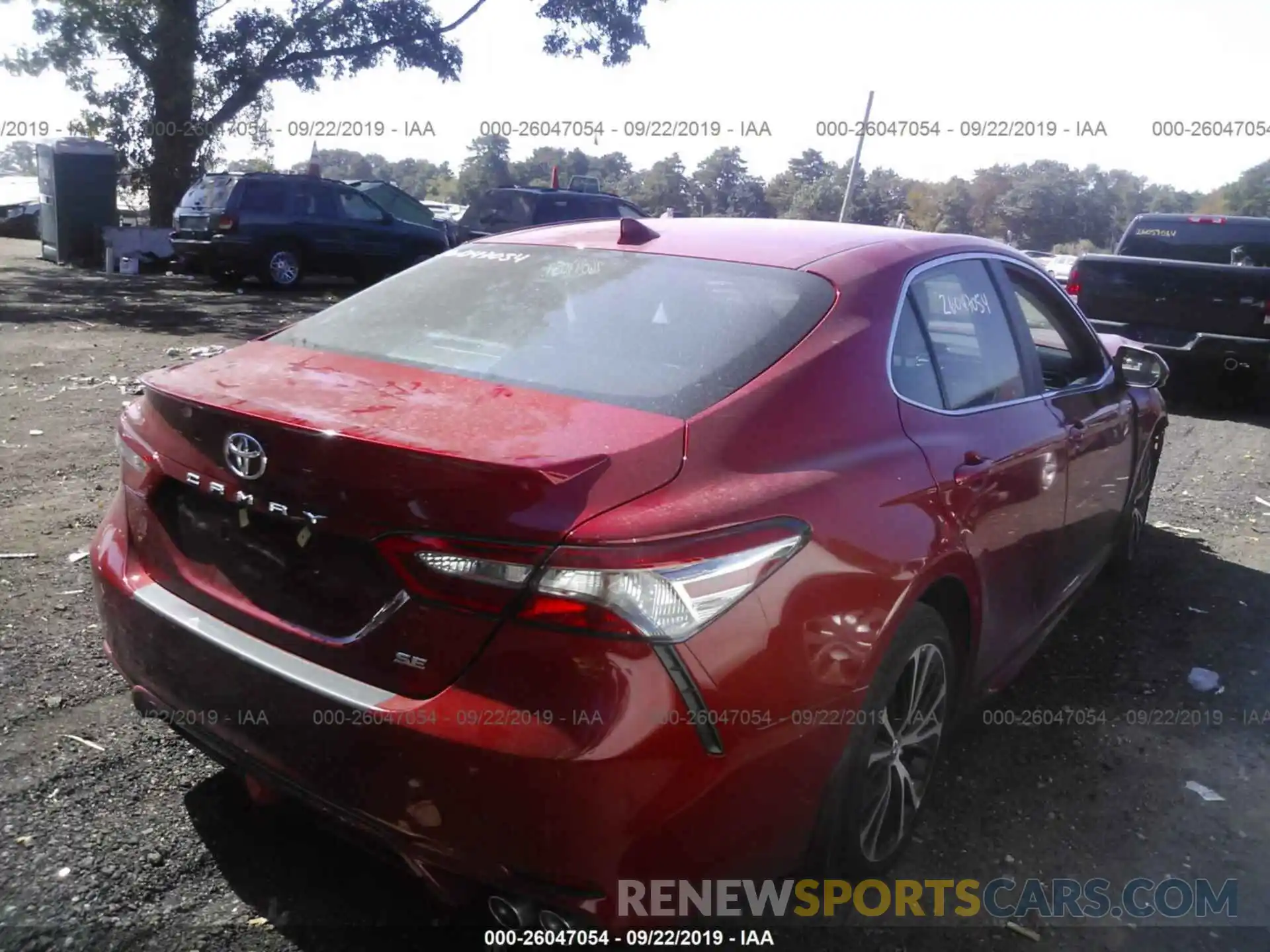 4 Photograph of a damaged car 4T1B11HK6KU186149 TOYOTA CAMRY 2019