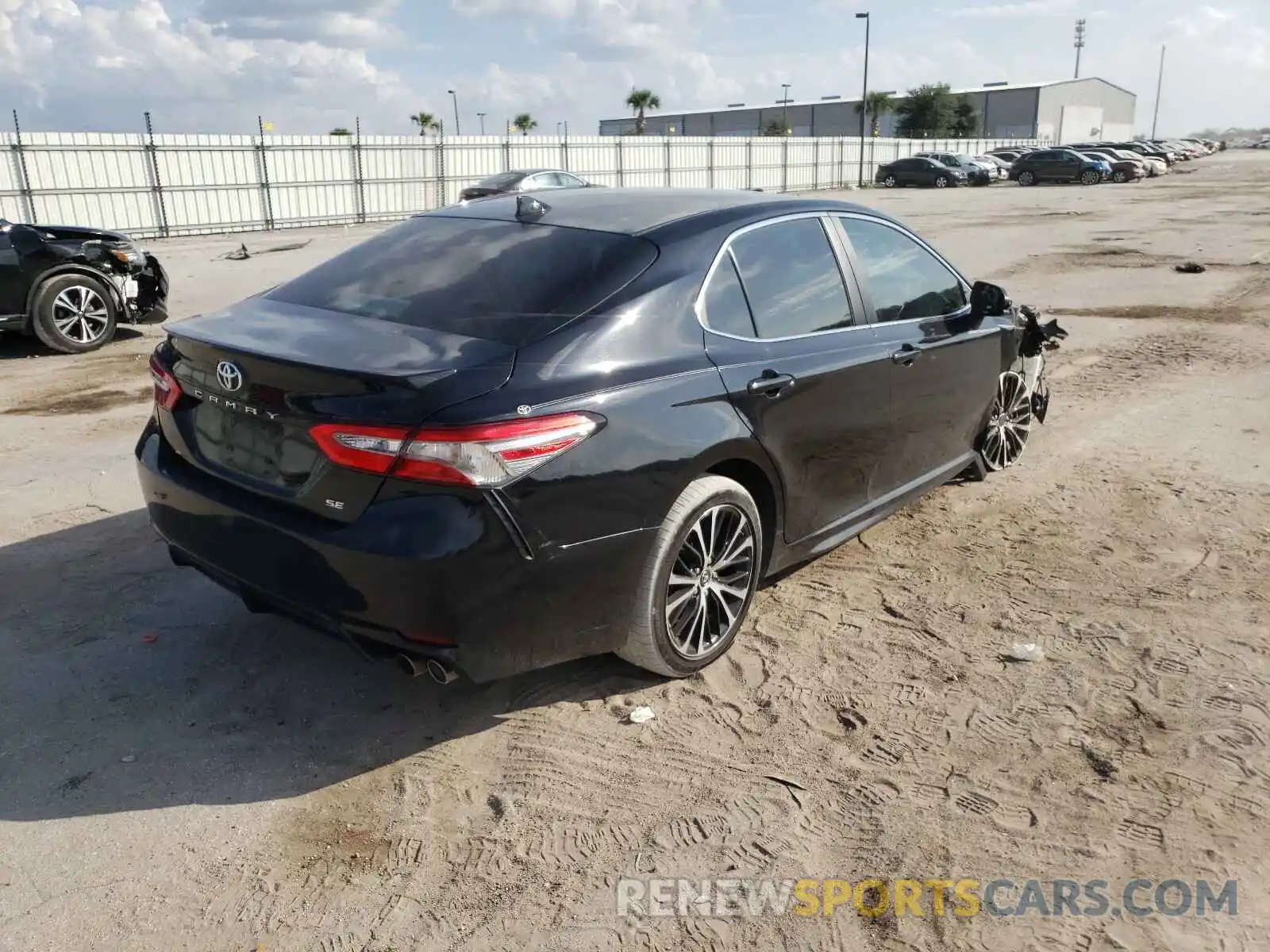 4 Photograph of a damaged car 4T1B11HK6KU186362 TOYOTA CAMRY 2019