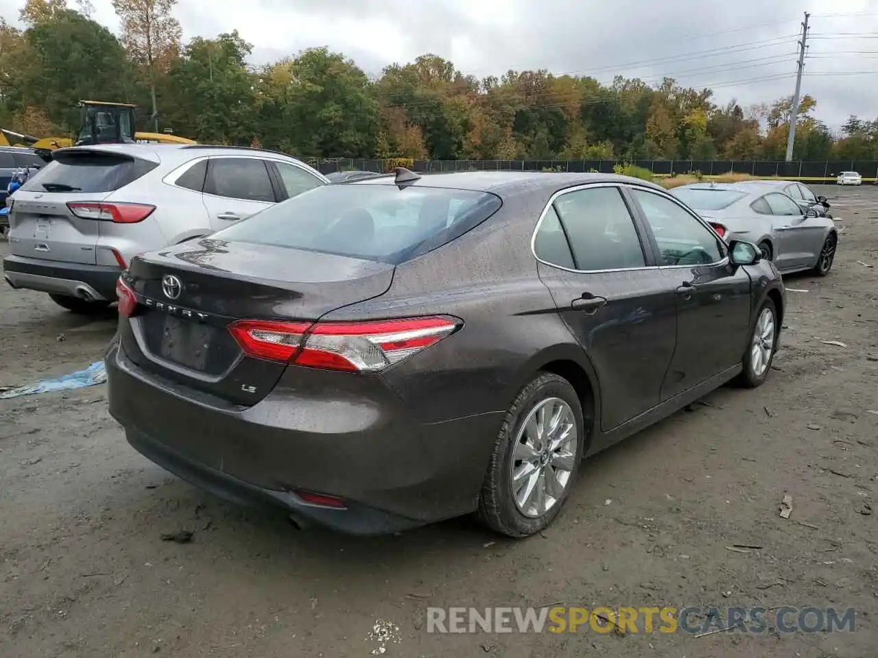 4 Photograph of a damaged car 4T1B11HK6KU186832 TOYOTA CAMRY 2019