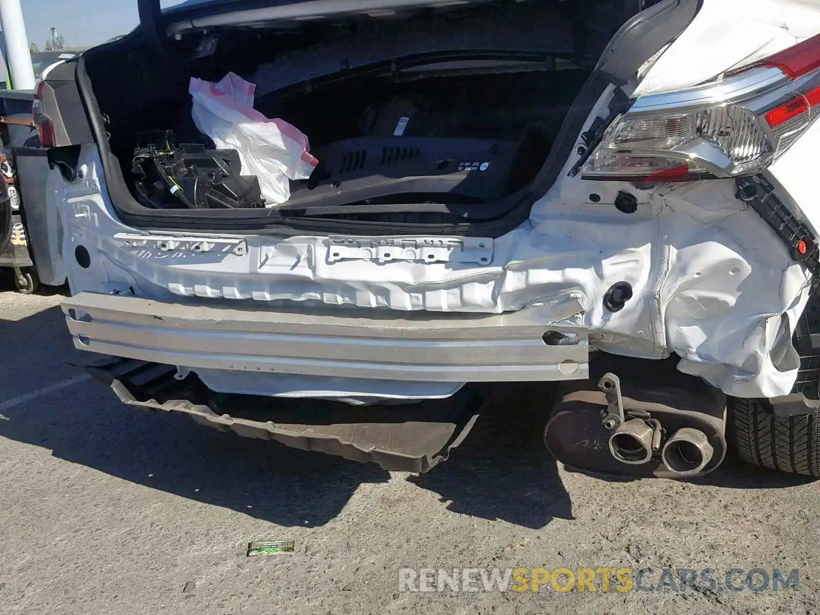 9 Photograph of a damaged car 4T1B11HK6KU187589 TOYOTA CAMRY 2019