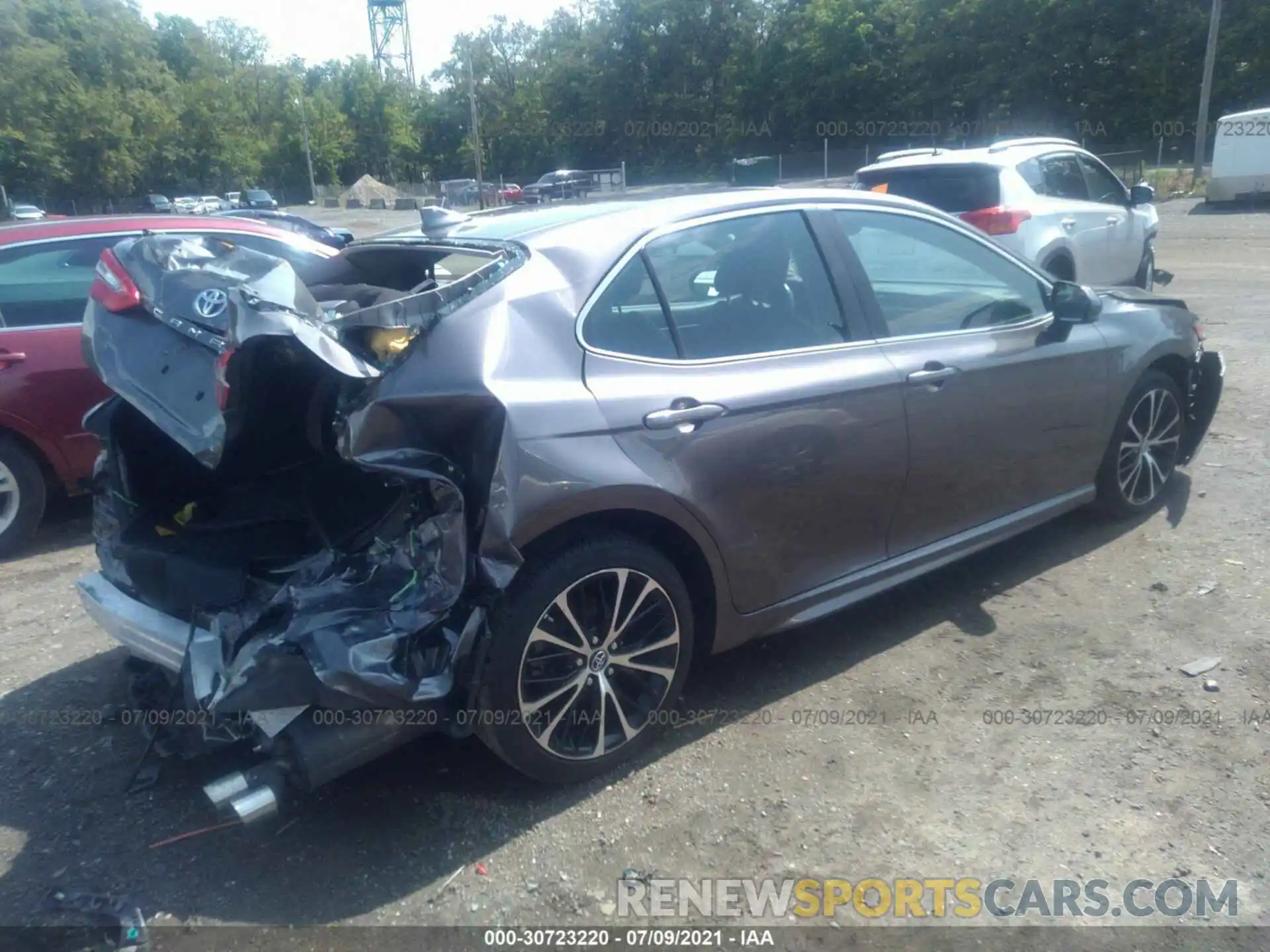 4 Photograph of a damaged car 4T1B11HK6KU188662 TOYOTA CAMRY 2019